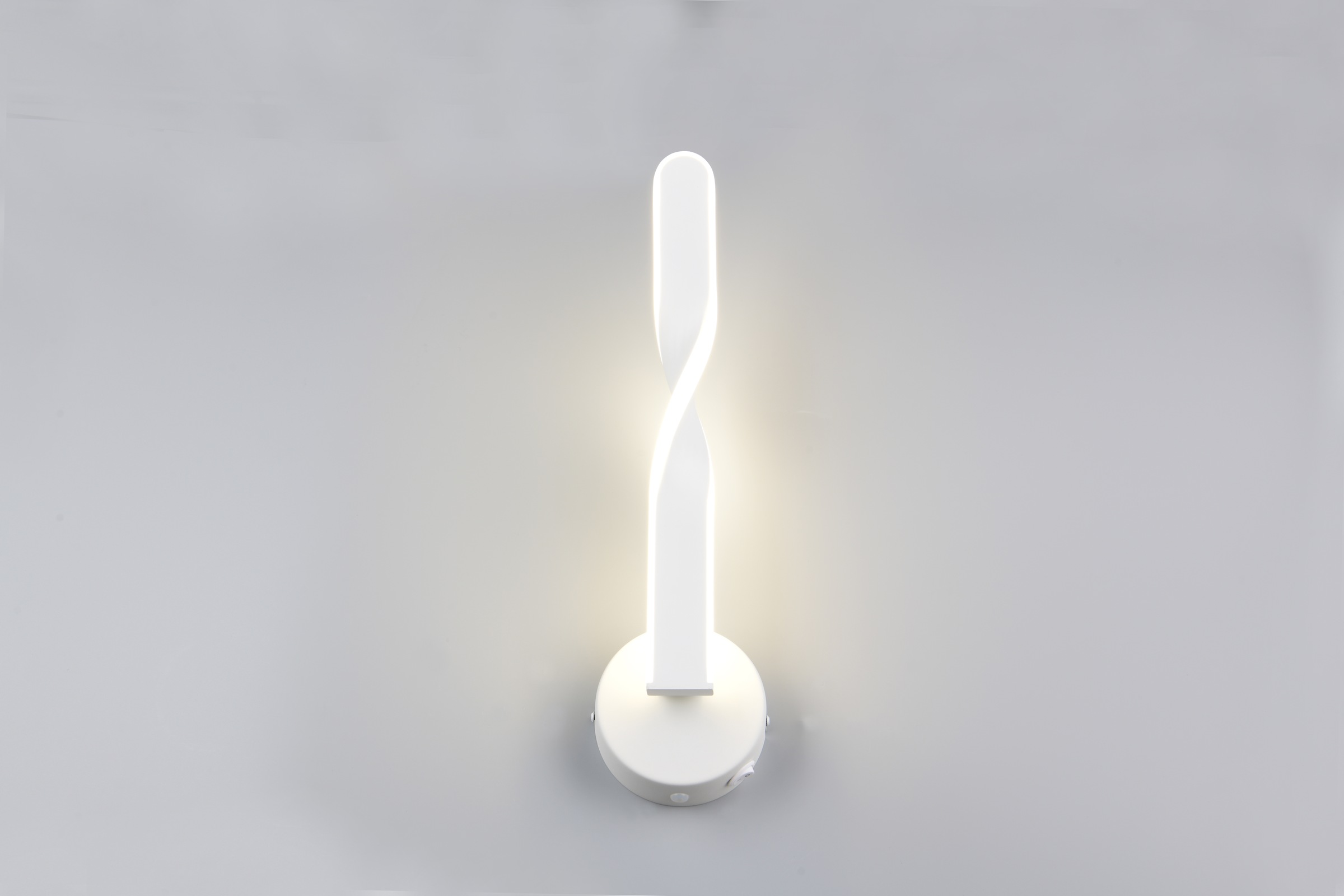 REALITY Leuchten LED Wandleuchte »GINKO, LED Wandlampe mit Schalter, 11W 1250 Lumen 4000K kaltweiß«, 1 flammig, Leuchtmittel LED-Board | LED fest integriert, On/Off Kippschalter, elegant geschwungene LED Elemente Höhe 45,5cm