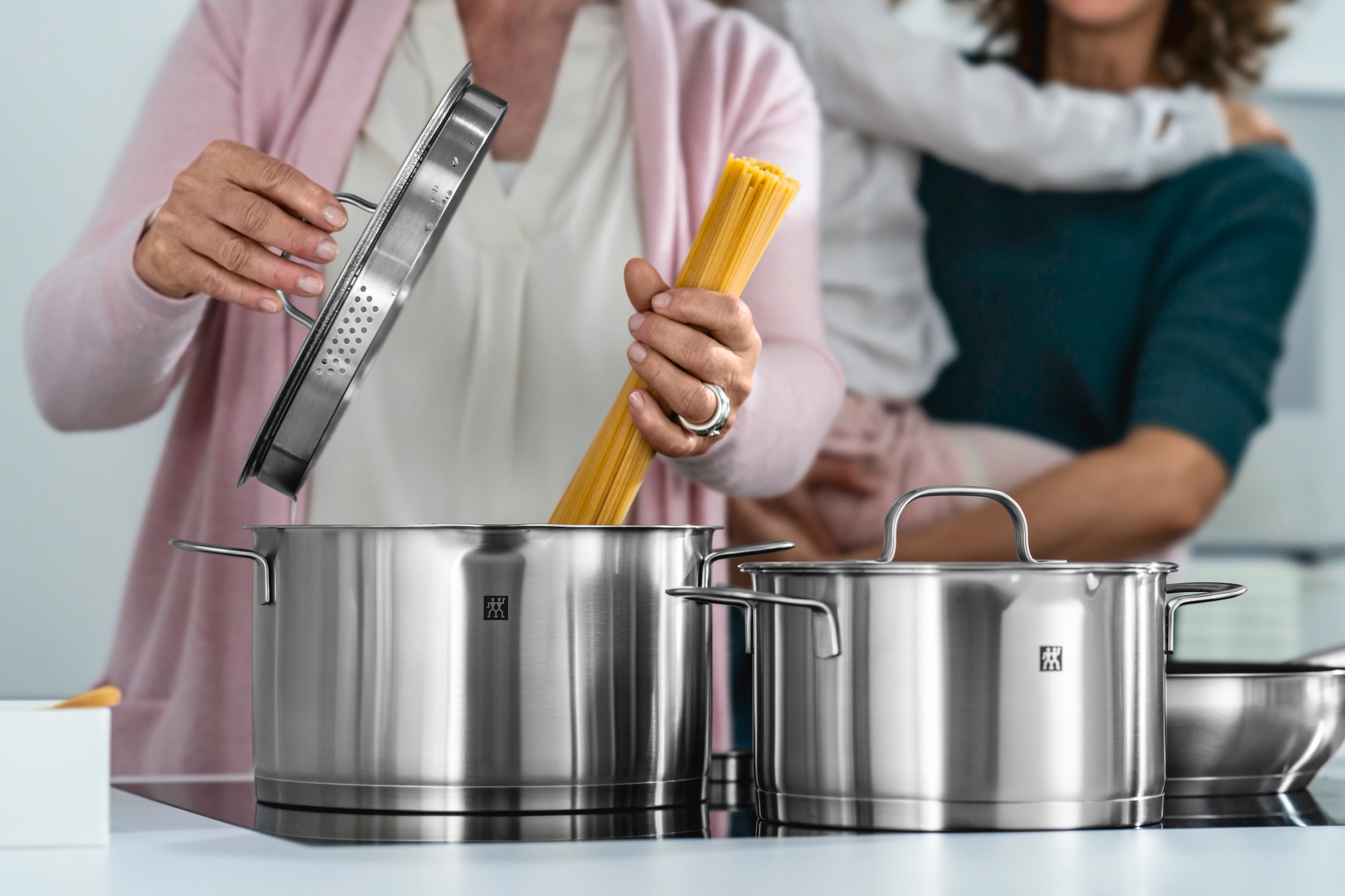 Zwilling Topf-Set »TrueFlow«, Edelstahl, (Set, 5 tlg.), 18/10 Edelstahl, integrierte Siebfunktion, Induktion, 5-tlg.