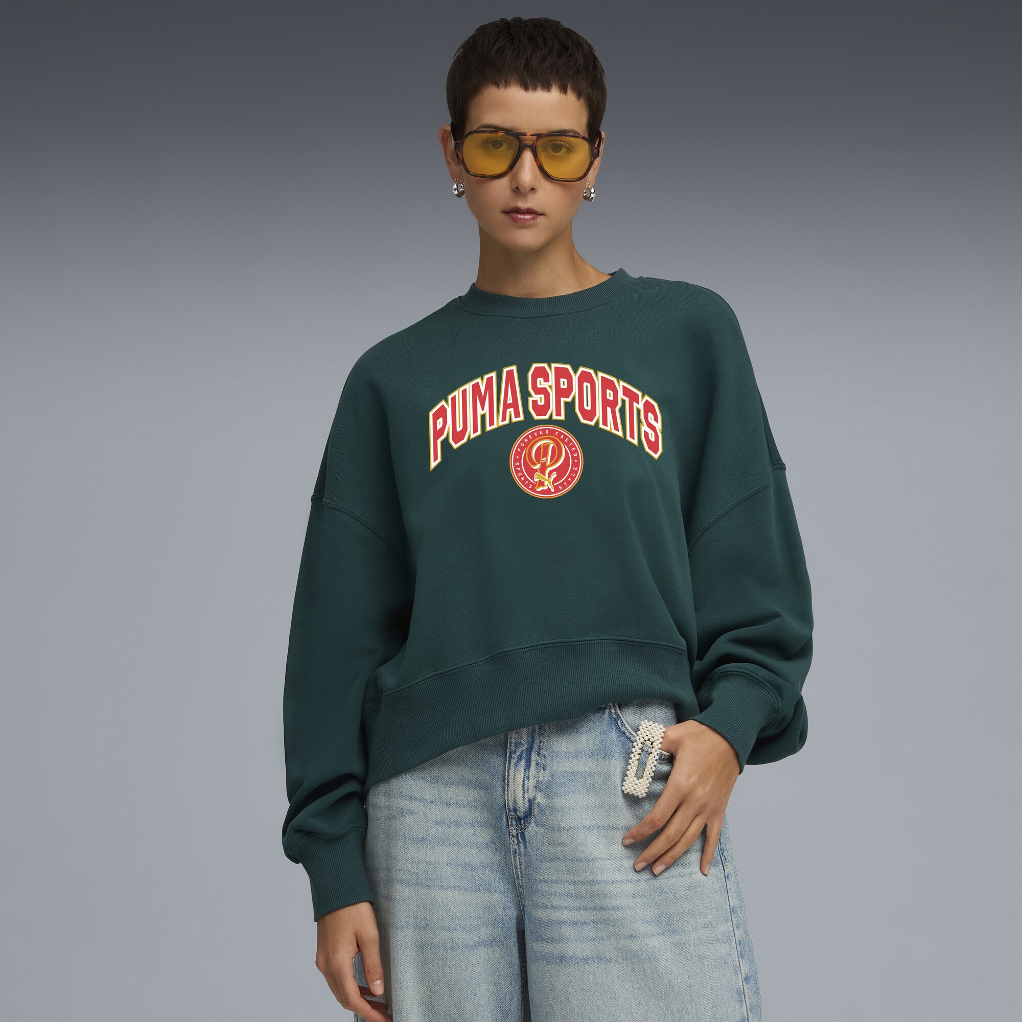 PUMA Sweatshirt »Wardrobe Essentials Sports Legacy Oversized Graphic Crew«