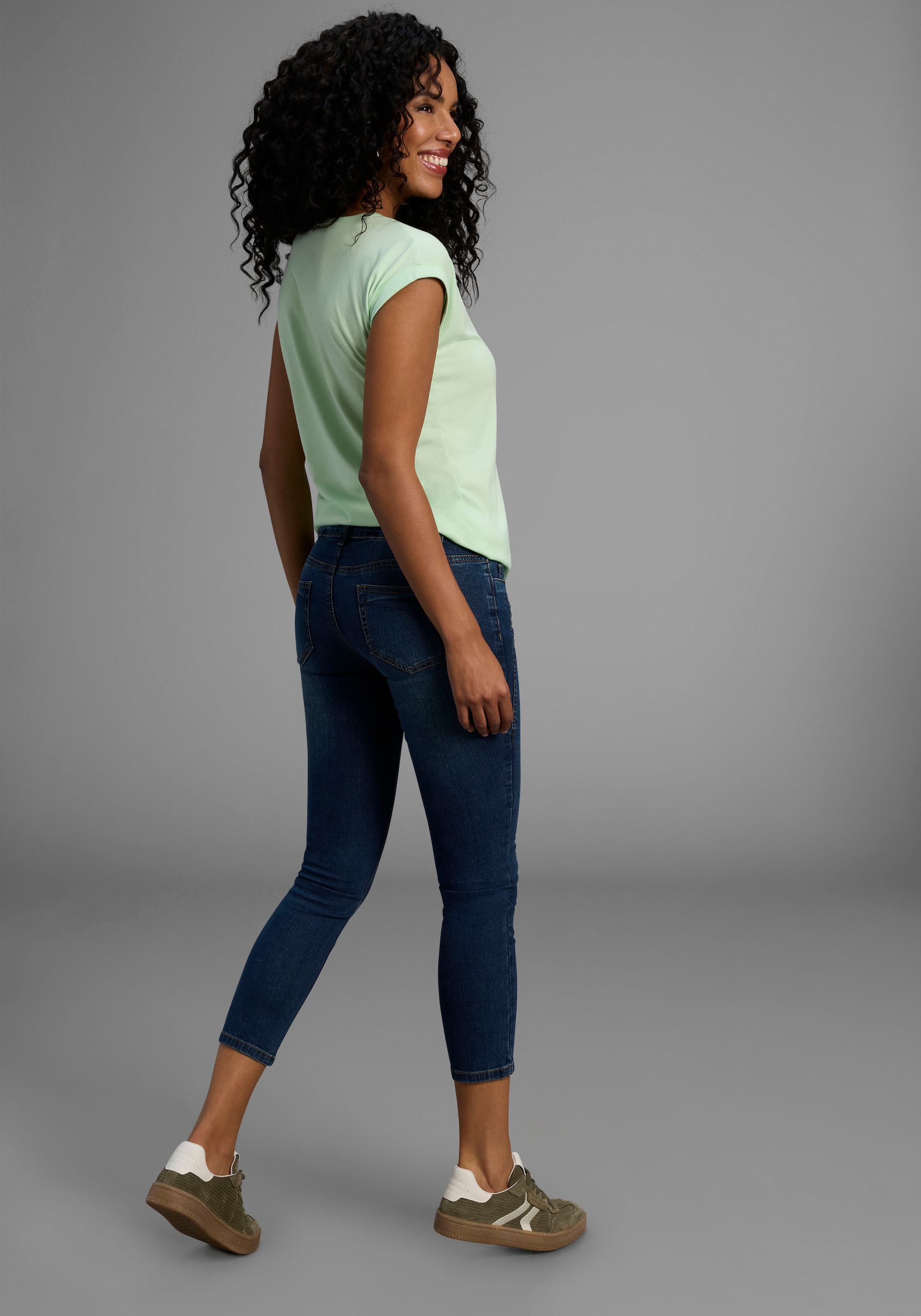 Arizona 7/8-Jeans »mit Keileinsätzen«, extra-enger Schnitt, Used-Look-Waschung, niedrige Leibhöhe