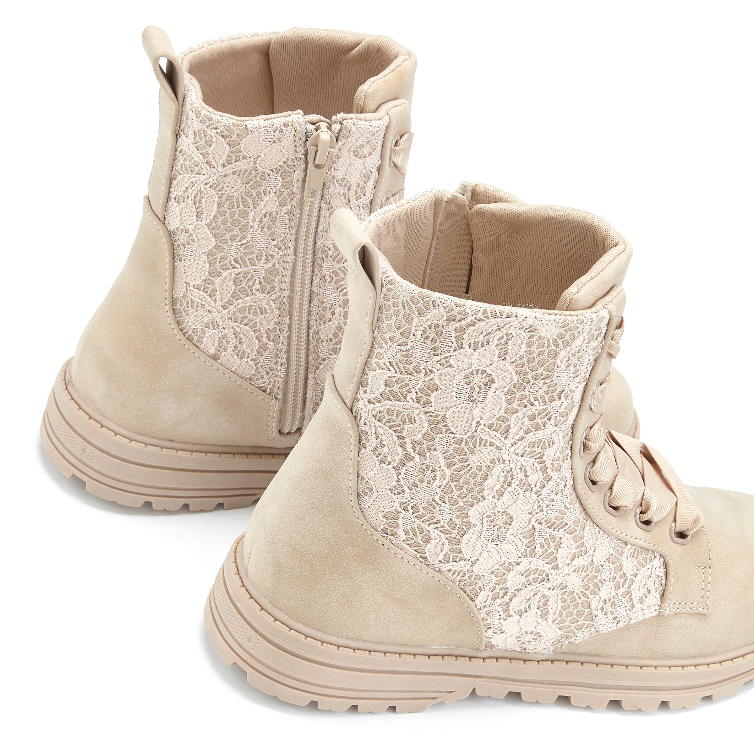 LASCANA Stiefelette »Schnürboots, Lace Boots, Combat Stiefeletten, Boots«  mit Spitze und Satin Schürsenkeln VEGAN