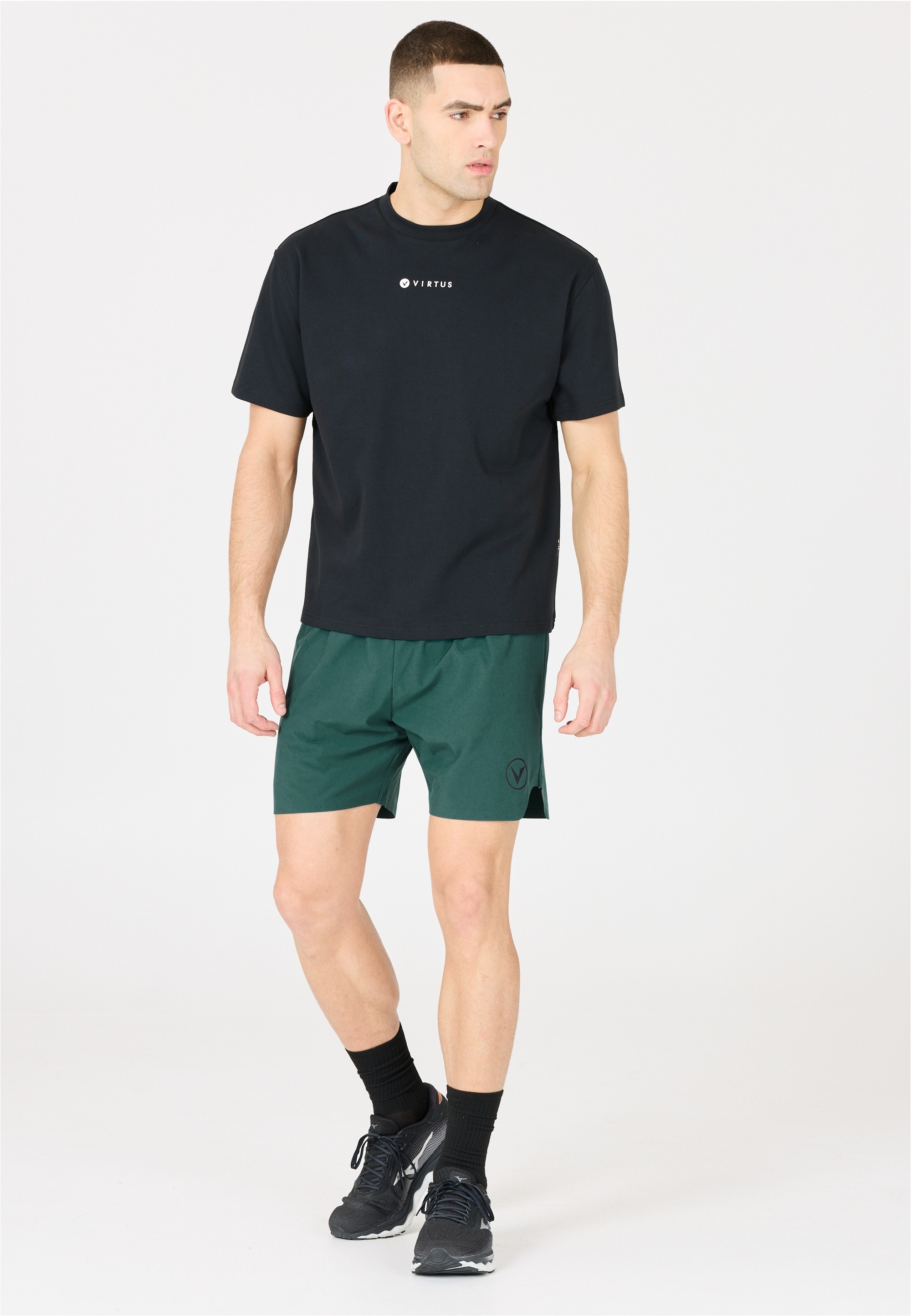 Virtus Shorts »Spier«, mit feuchtigkeitsregulierenden Eigenschaften