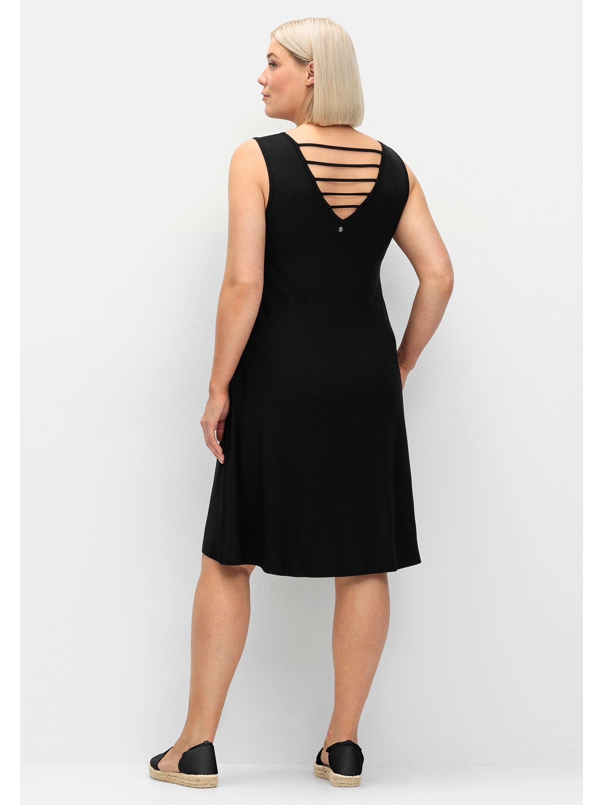Sheego Jerseykleid »Große Größen«, mit raffiniertem Rückenausschnitt