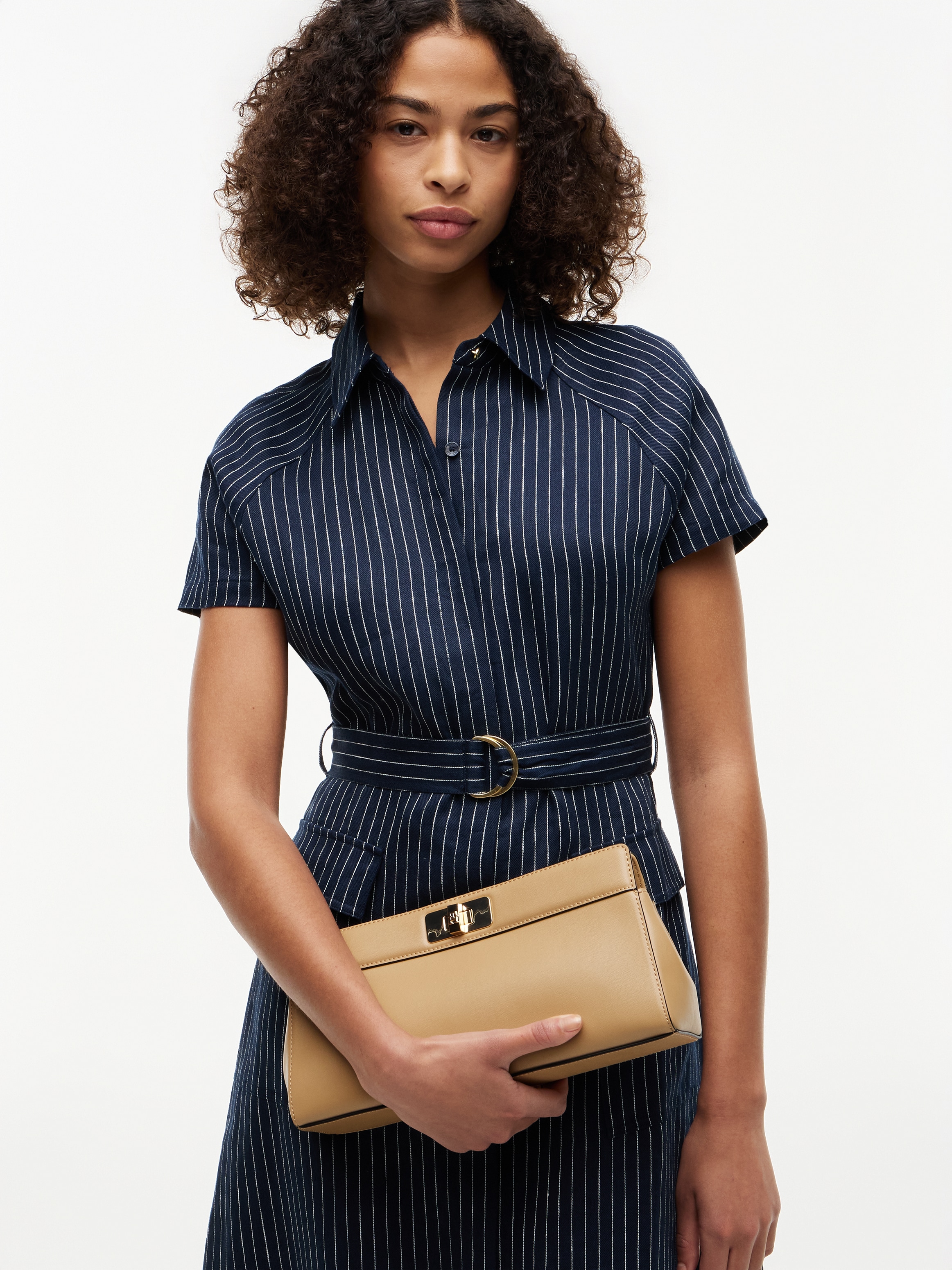Tommy Hilfiger Clutch »TH MODERN CLUTCH« Damen Umhängetasche, Handtasche mit goldfarberem Umhängeriemen