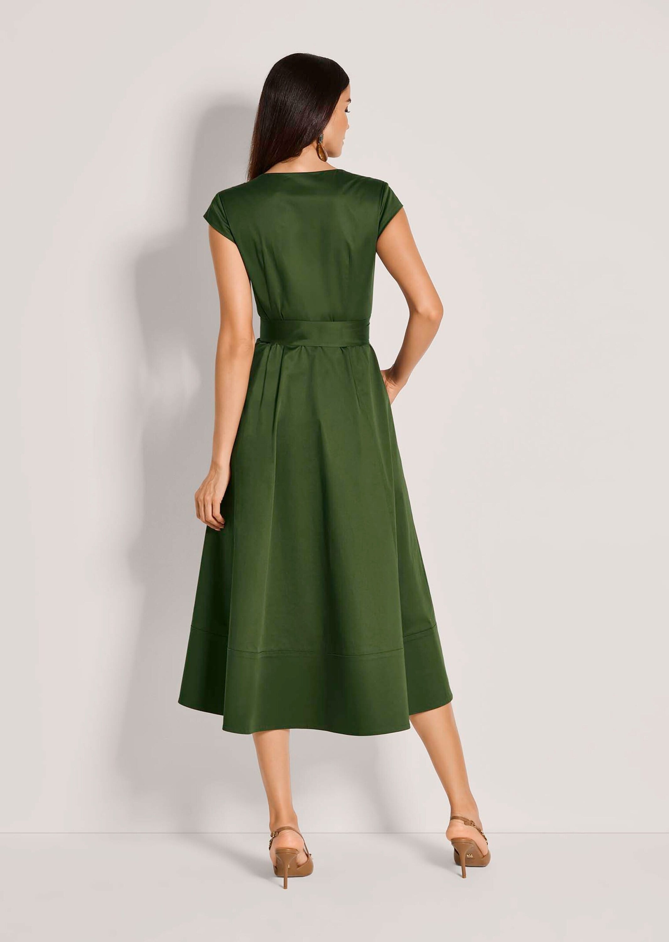 MADELEINE Midikleid »Wickelkleid Sommerkleid mit V-Ausschnitt« Eingrifftasche Wickelkleid mit Kapärmeln