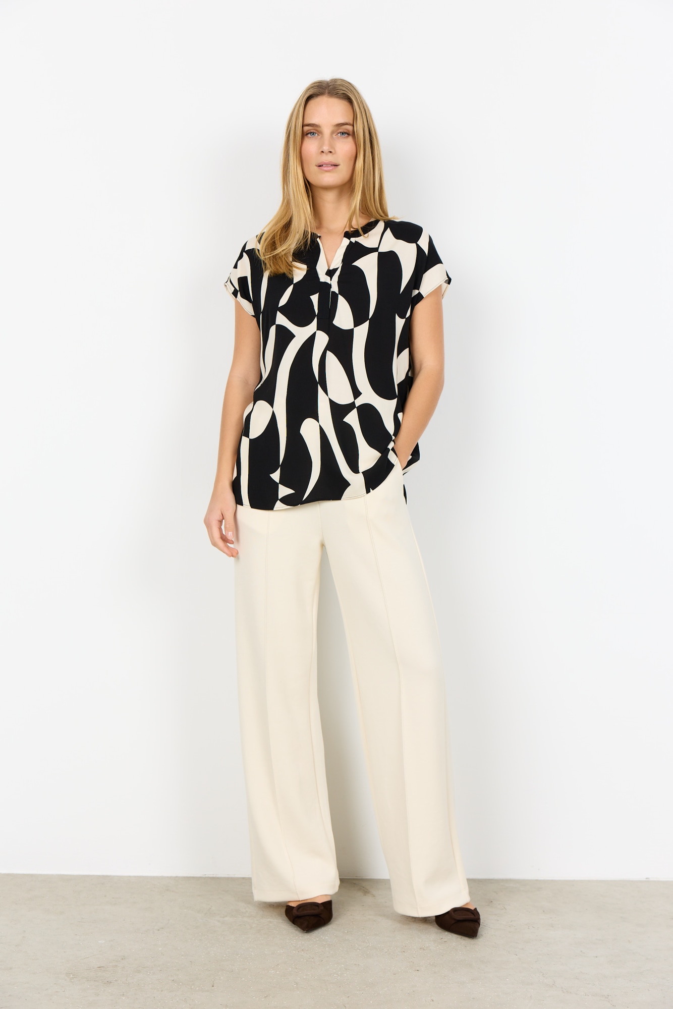 Soyaconcept Shirtbluse "Sc-Chanise 1" Aus Viskose, Normale Passform, Mit V-Ausschnitt, Pflegeleicht
