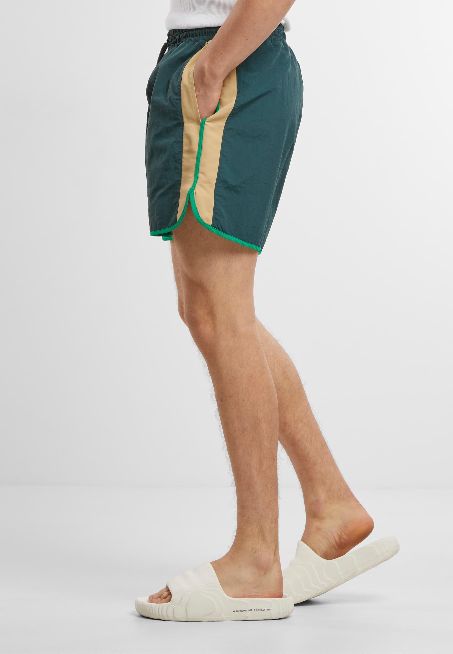 URBAN CLASSICS Badeshorts »Urban Classics Retro Look Swim Shorts«
