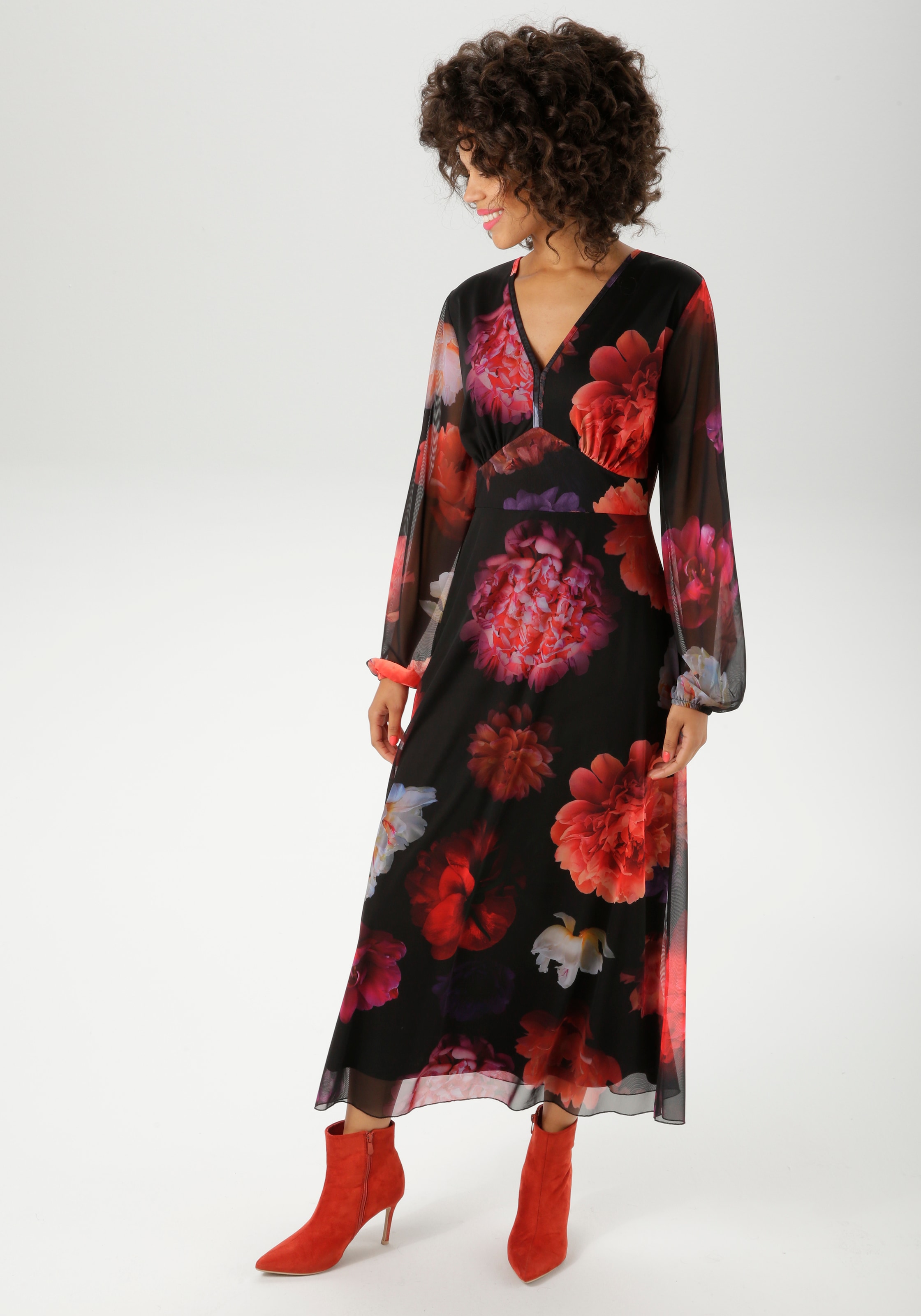 Aniston CASUAL Maxikleid, mit farbenfrohen, großflächigen Blüten bedruckt - günstig online kaufen