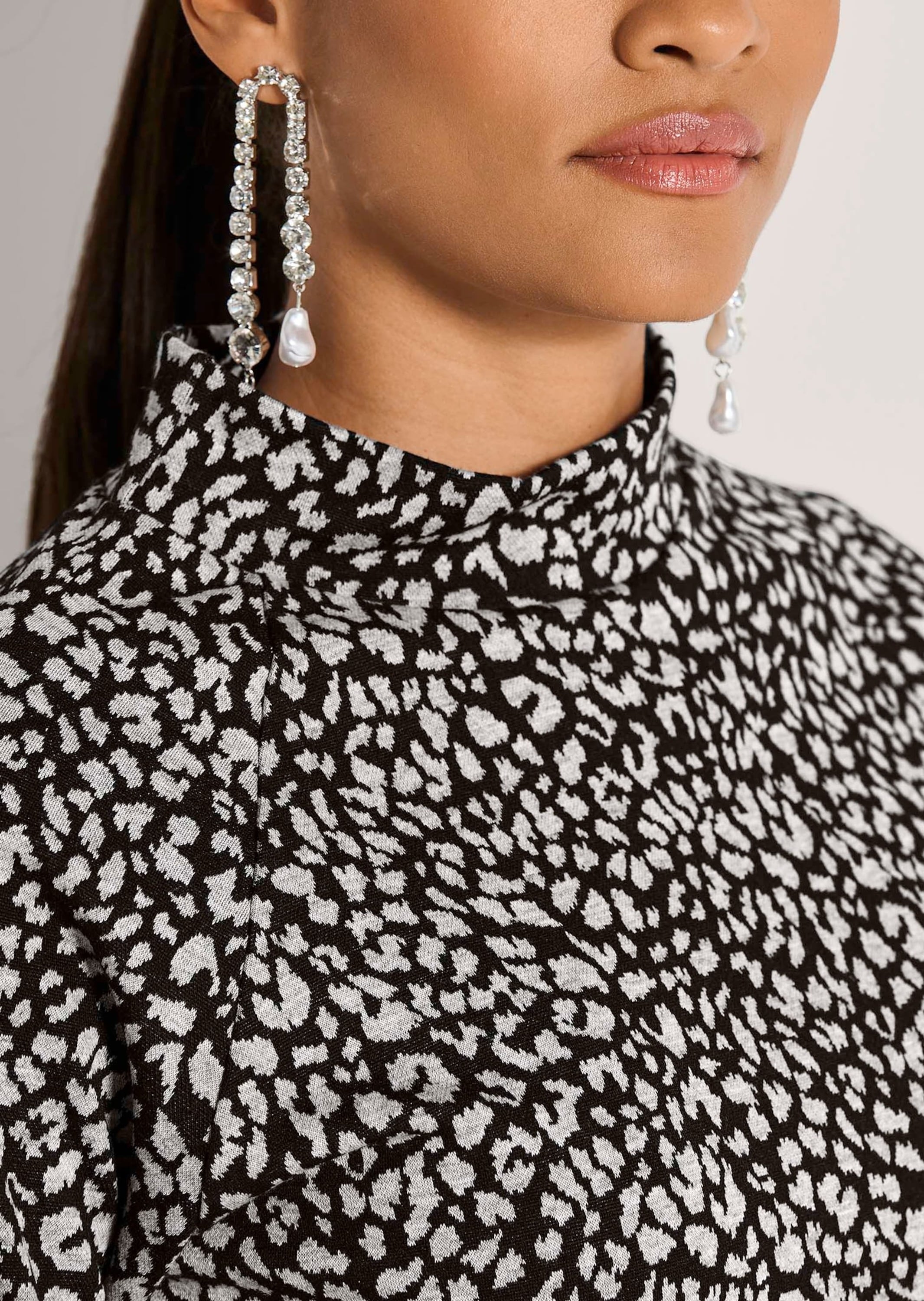 MADELEINE 3/4-Arm-Shirt »Shirt Gemustertes Sweatshirt mit Stehkragen«
