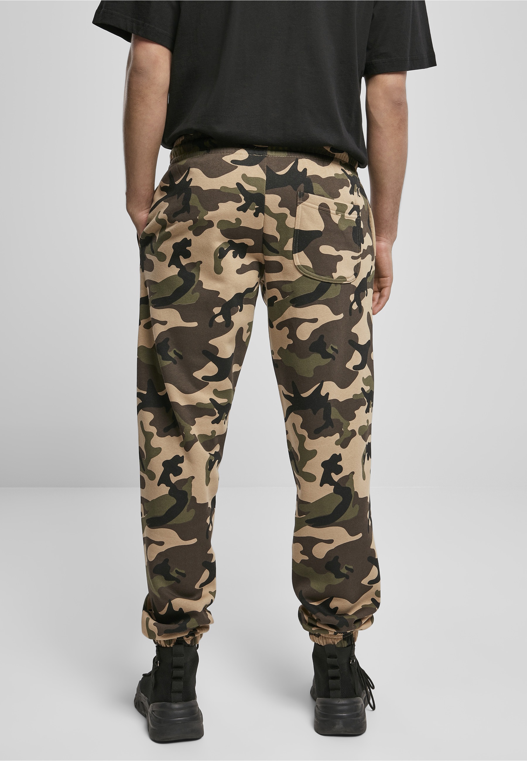 URBAN CLASSICS Stoffhose »Urban Classics Herren Basic Camo Sweatpants 2.0«