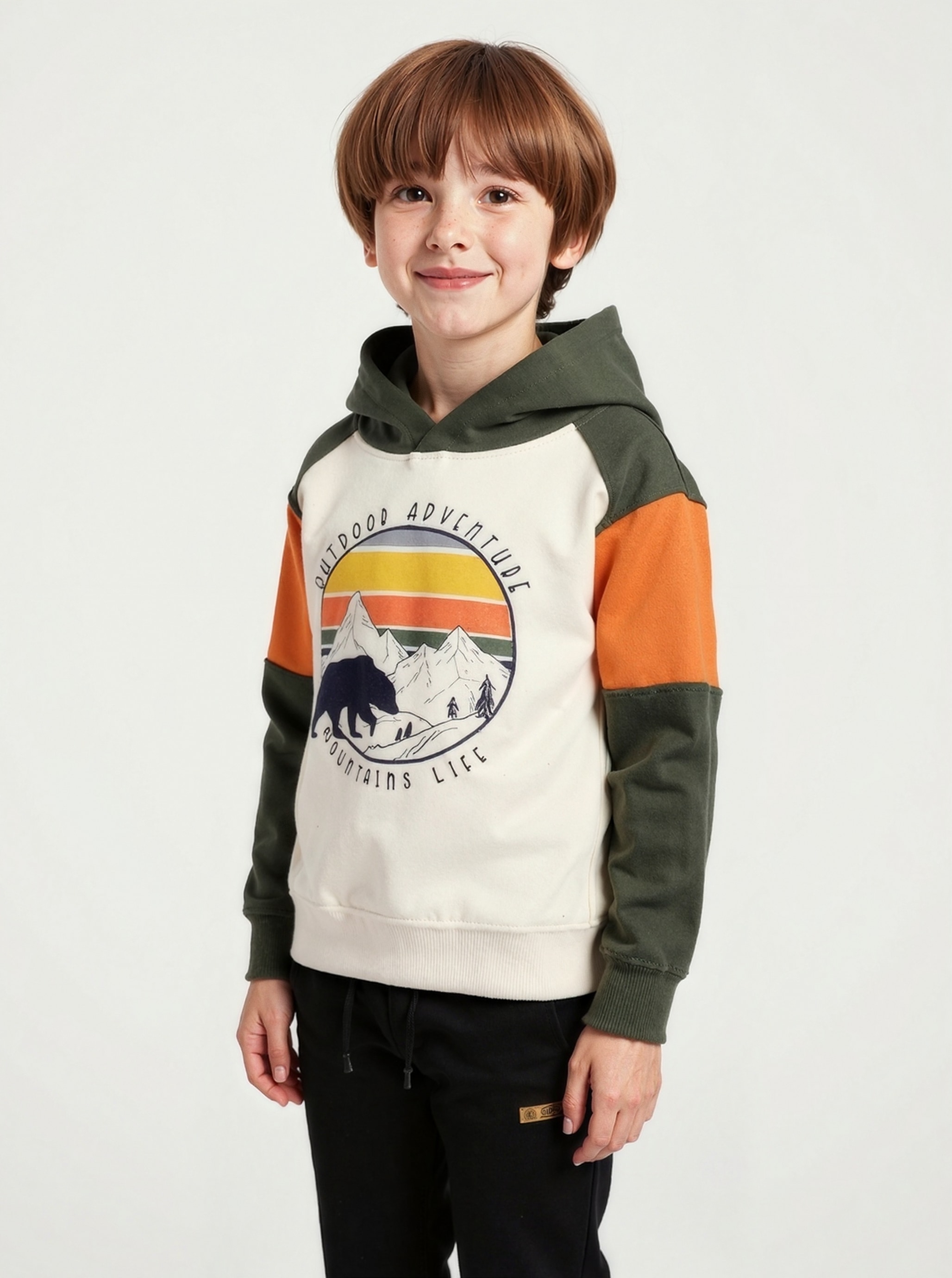 Blue Seven, mit großem Adventure-Frontmotiv und im Colorblocking-Look