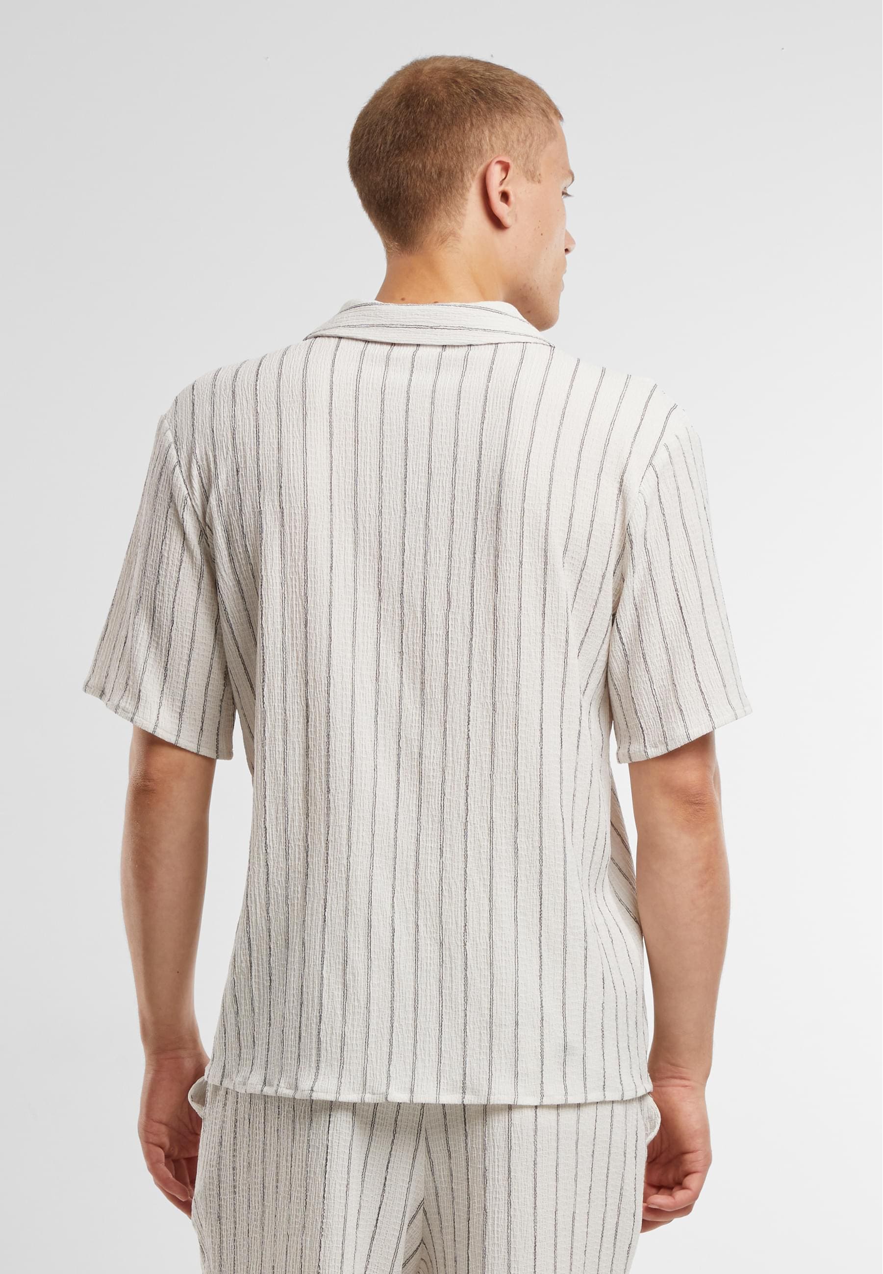 URBAN CLASSICS Langarmhemd »Urban Classics Striped Crinkle Resort Shirt«, (1 tlg.)