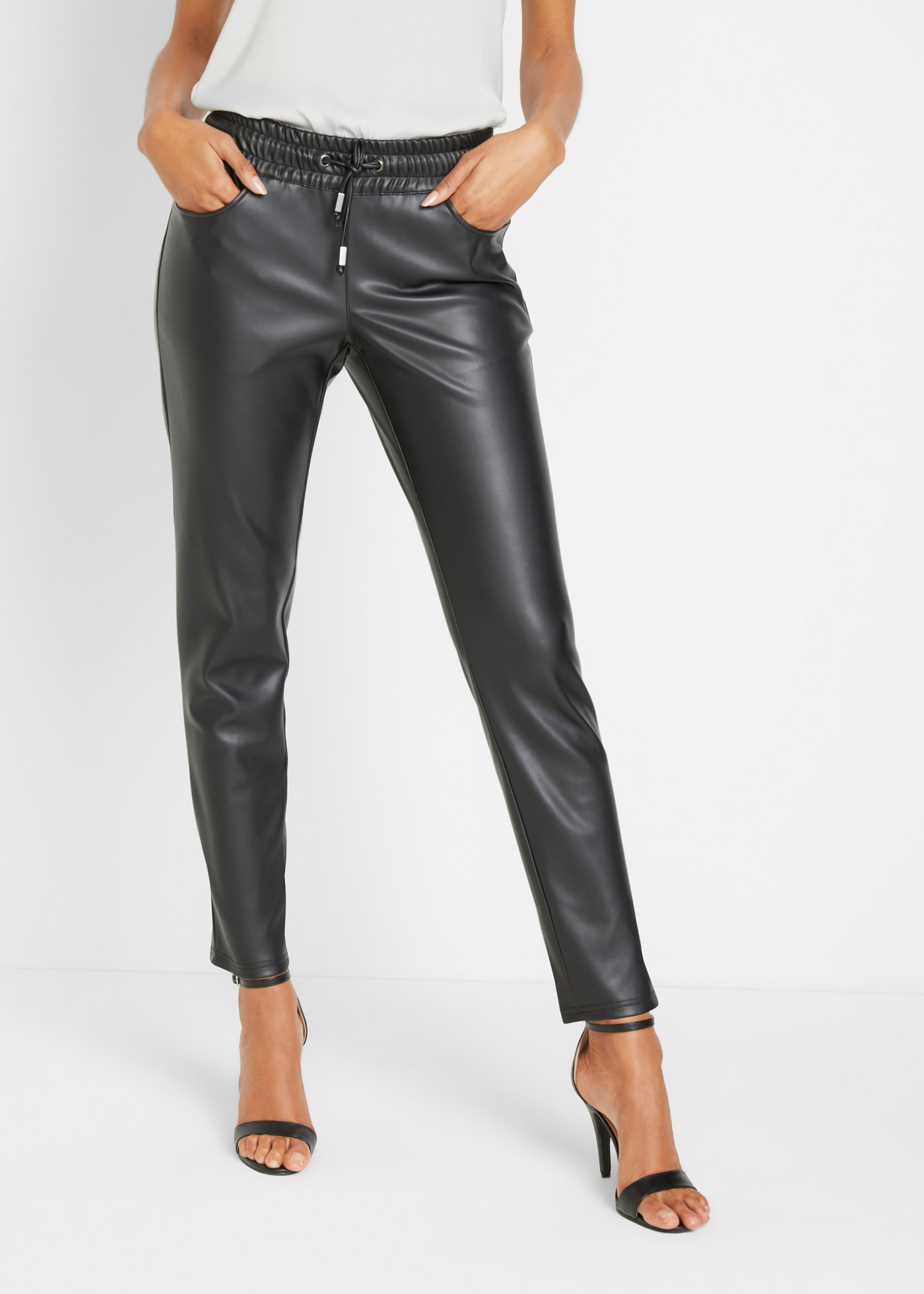 bonprix Schlupfhose aus Lederimitat, aus Polyester, lockere Passform, eleganter Stil