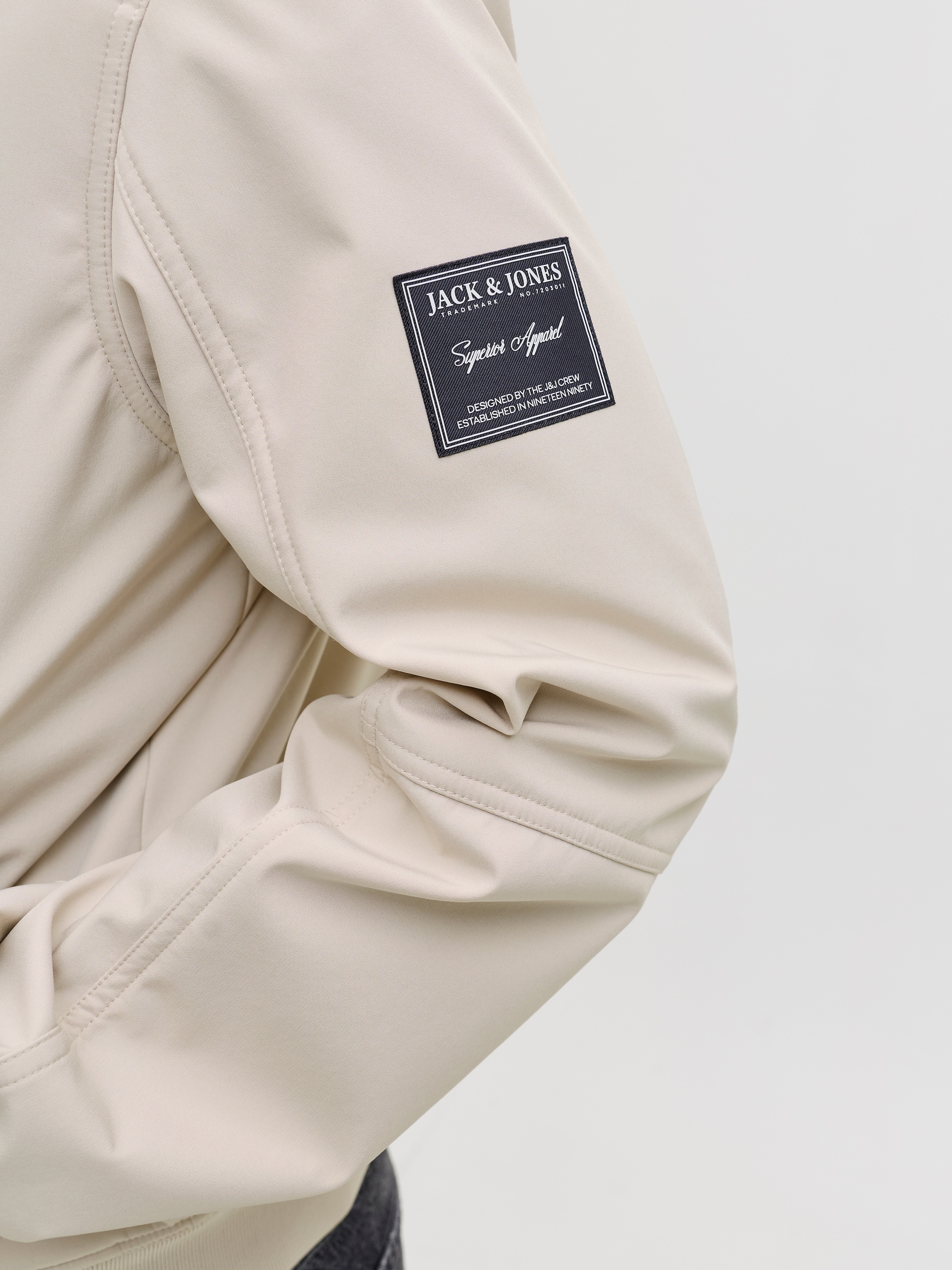 Jack & Jones Softshelljacke »JJEPARKER SOFTSHELL BOMBER SN« mit Brust-Reißverschluss