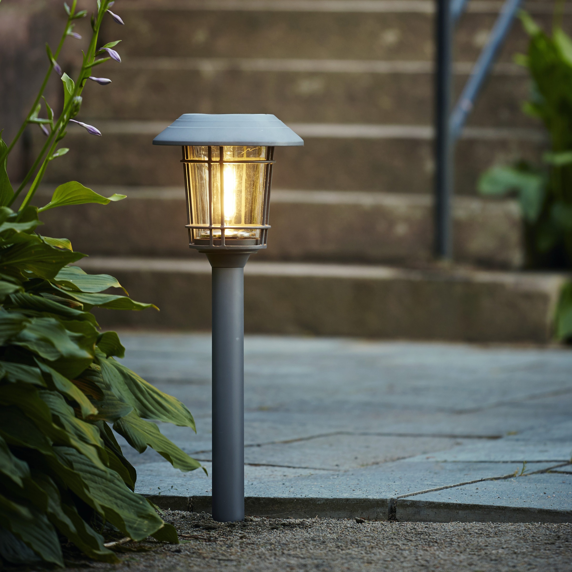 Parforce Traditional Hunting LED Solarleuchte »Solar-Wegleuchte Filip« LED-Board 1 Stk. Warmweiß 30 lm, 60cm Höhe, zwei Lichtpunkte, Solar, Dämmerungssensor