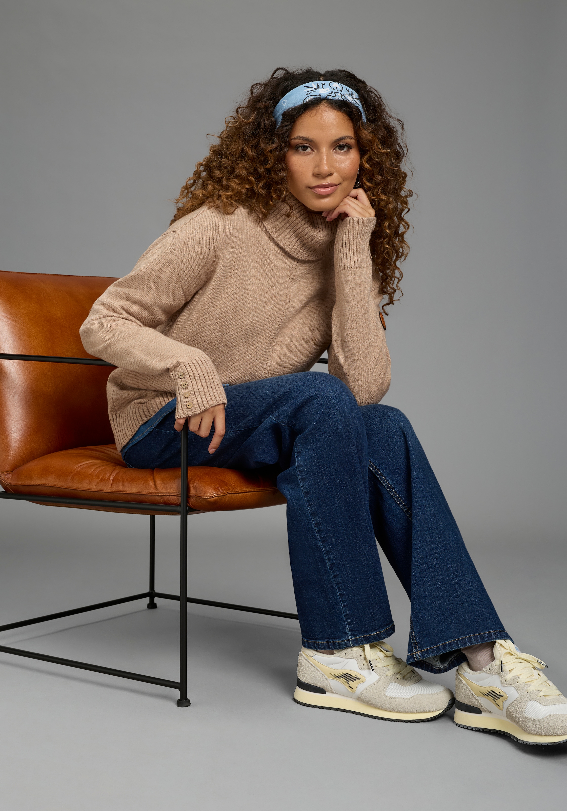 KangaROOS Rollkragenpullover mit Rollkragen, hüftlange Form, lässig geschnitten