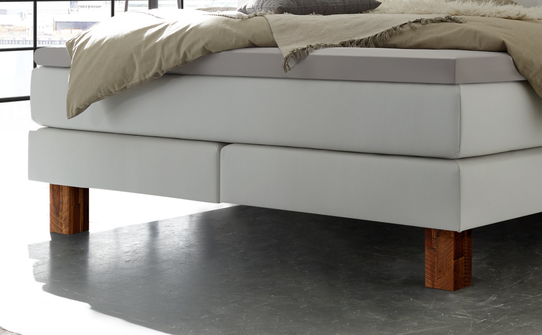 HASENA Boxspringbett Memphis, im Vintagelook, Massivholz-Umrandung, Tonnentaschen-Federkernmatratze