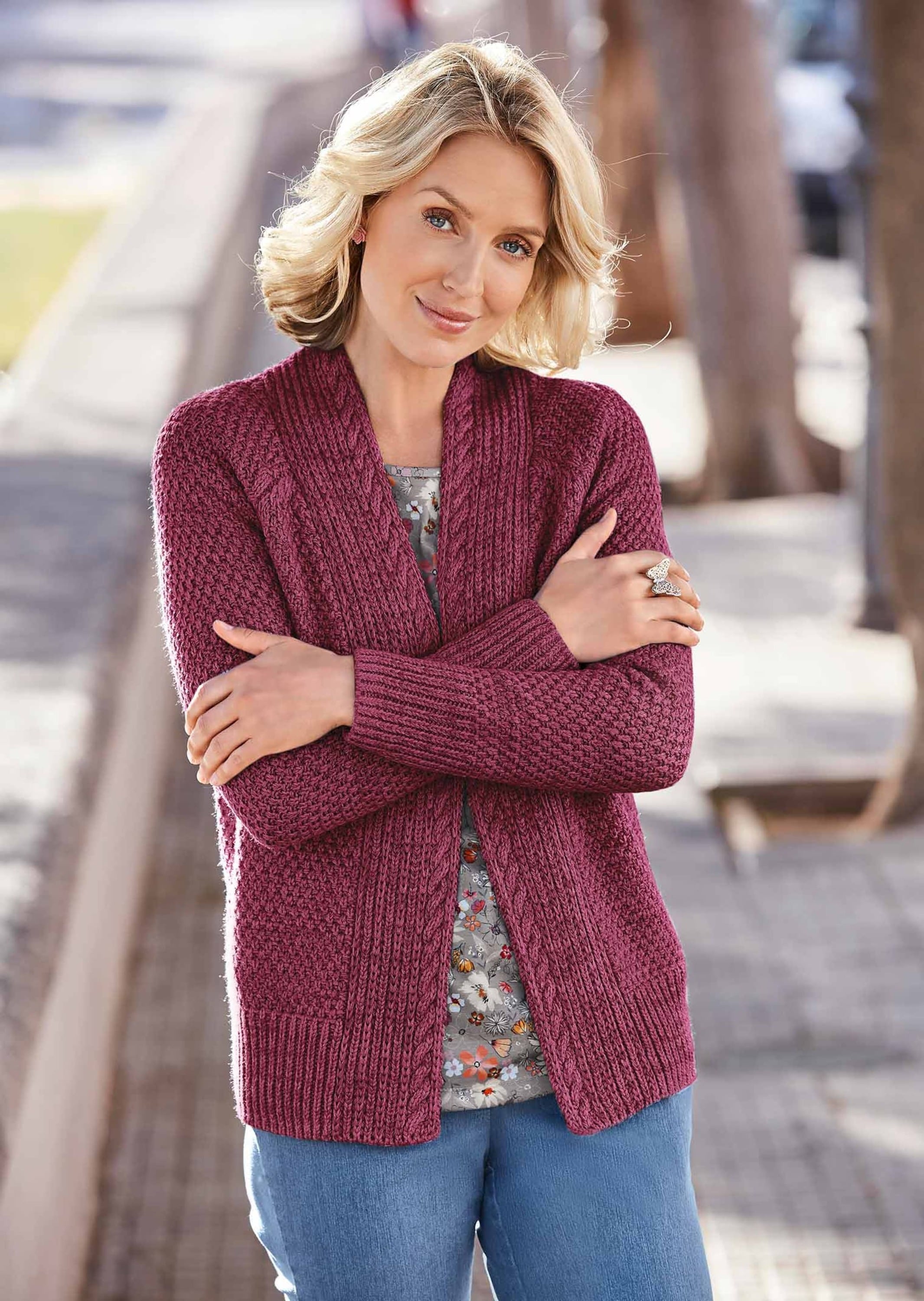GOLDNER Strickjacke »Kurzgröße Zeitlose Strickjacke in Grobstrick«
