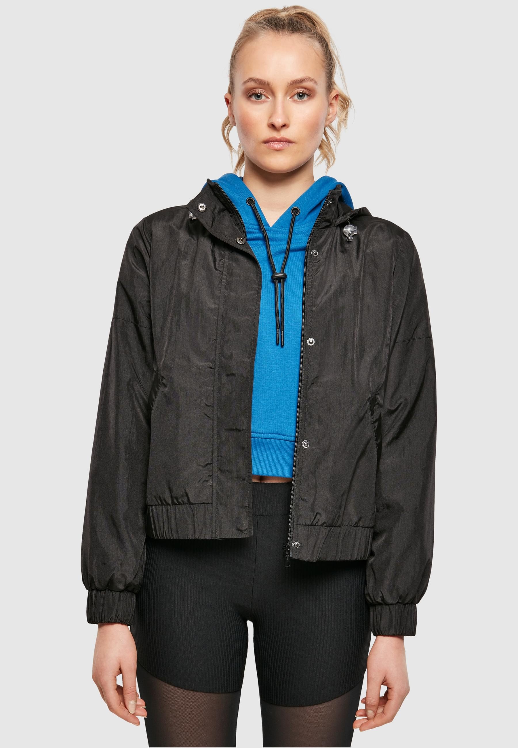 URBAN CLASSICS Allwetterjacke »Urban Classics Damen Ladies Oversized Shiny Crinkle Nylon Jacket«, (1 St.), mit Kapuze