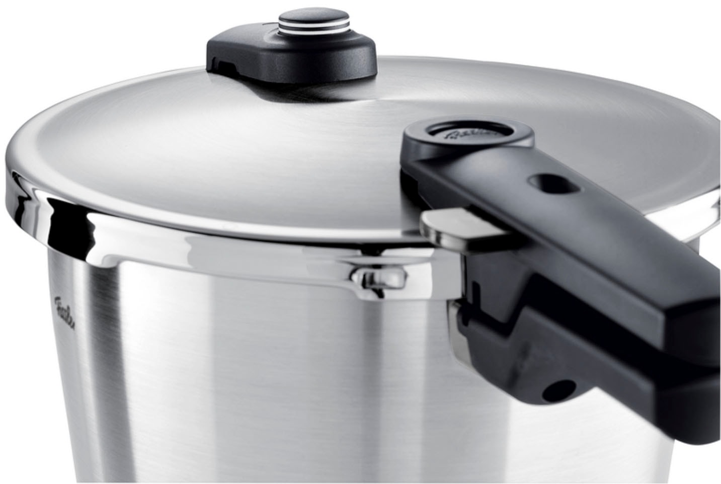 Fissler Schnellkochtopf »Vitaquick® Premium«, Edelstahl 18/10, (3 tlg., 1 Schnellkochtopf 6 L, 1 Metalldeckel, 1 Dünsteinsatz), Made in Germany, mit gelochtem Einsatz