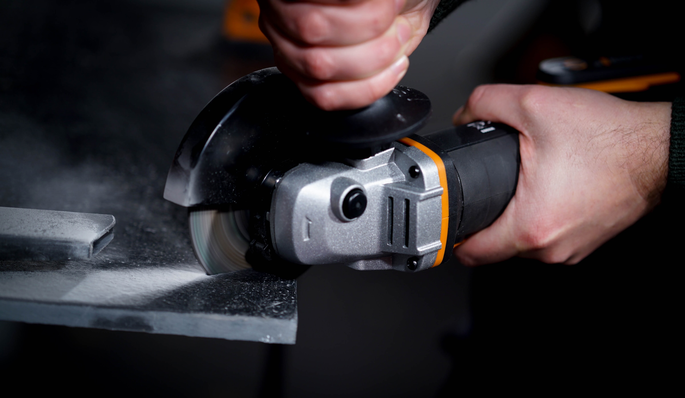 Worx Akku-Winkelschleifer »WX803«, 125 mm Scheiben, 2-Position Handgriff, mit Akku & Ladegerät