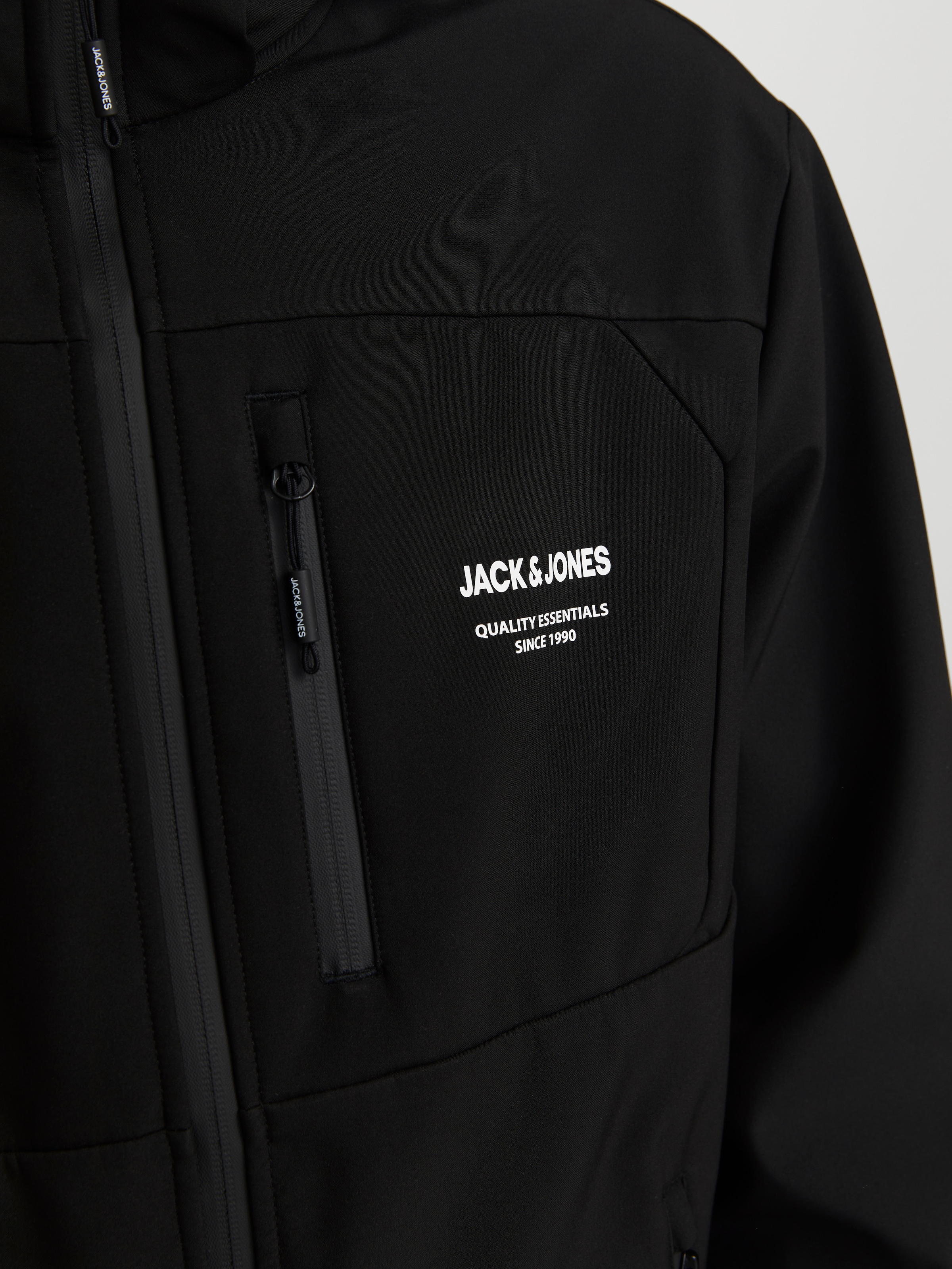 Jack & Jones Softshelljacke »JJTHEO SOFTSHELL JACKET«, mit Kapuze
