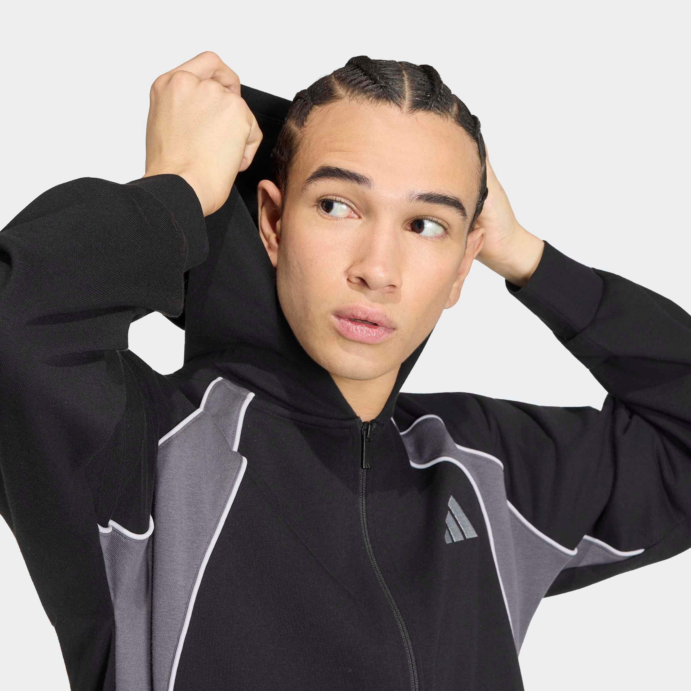 adidas Sportswear Kapuzensweatshirt »SEASONAL ESSENTIALS COLOUR BLOCK FRENCH TERRY FULL-ZIP HOODED TRACK«, mit Reißverschluss, normale Schnittform
