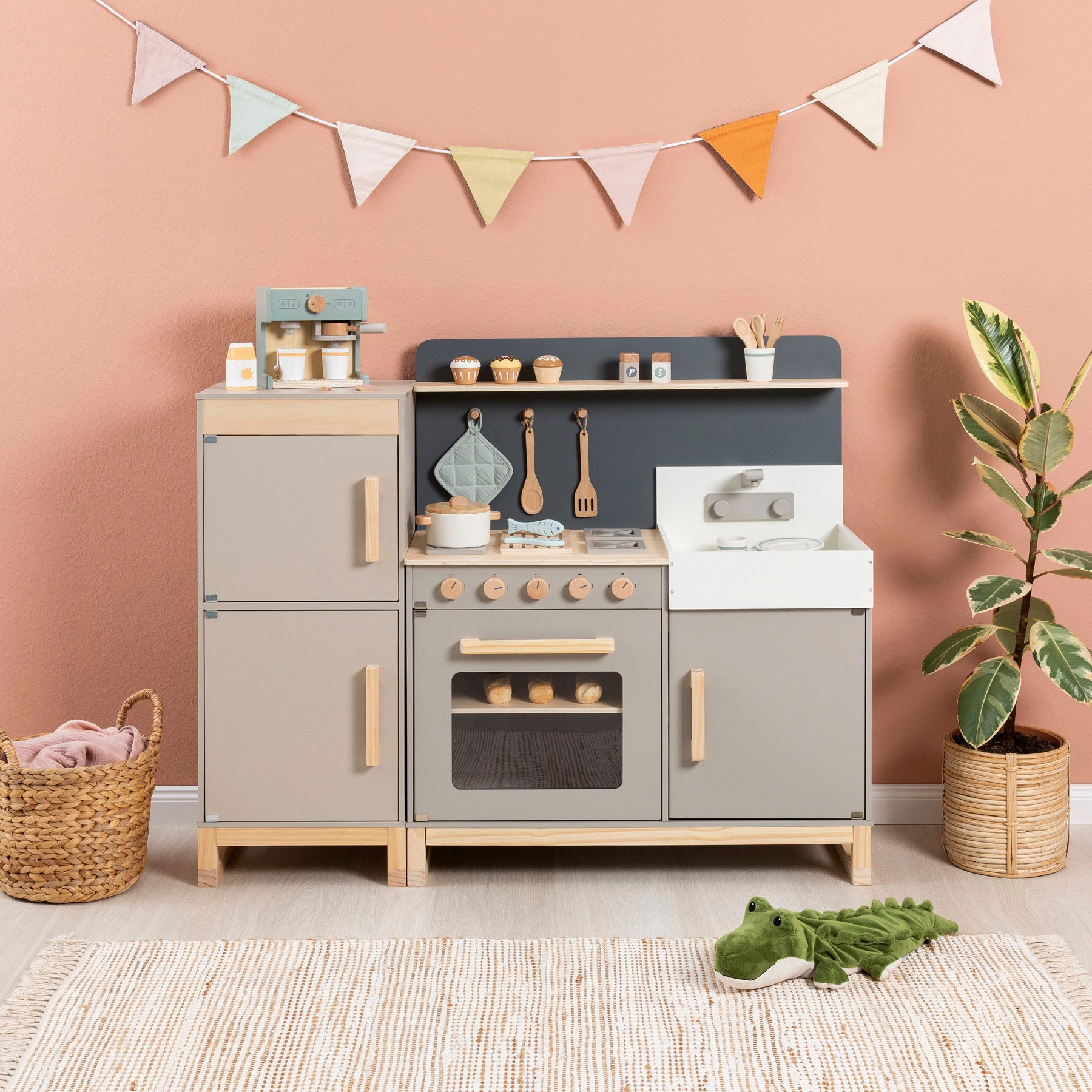 MUSTERKIND® Spielküche »Prunus, weiß/natur«, FSC®-Holz aus gewissenhaft bewirtschafteten Wäldern