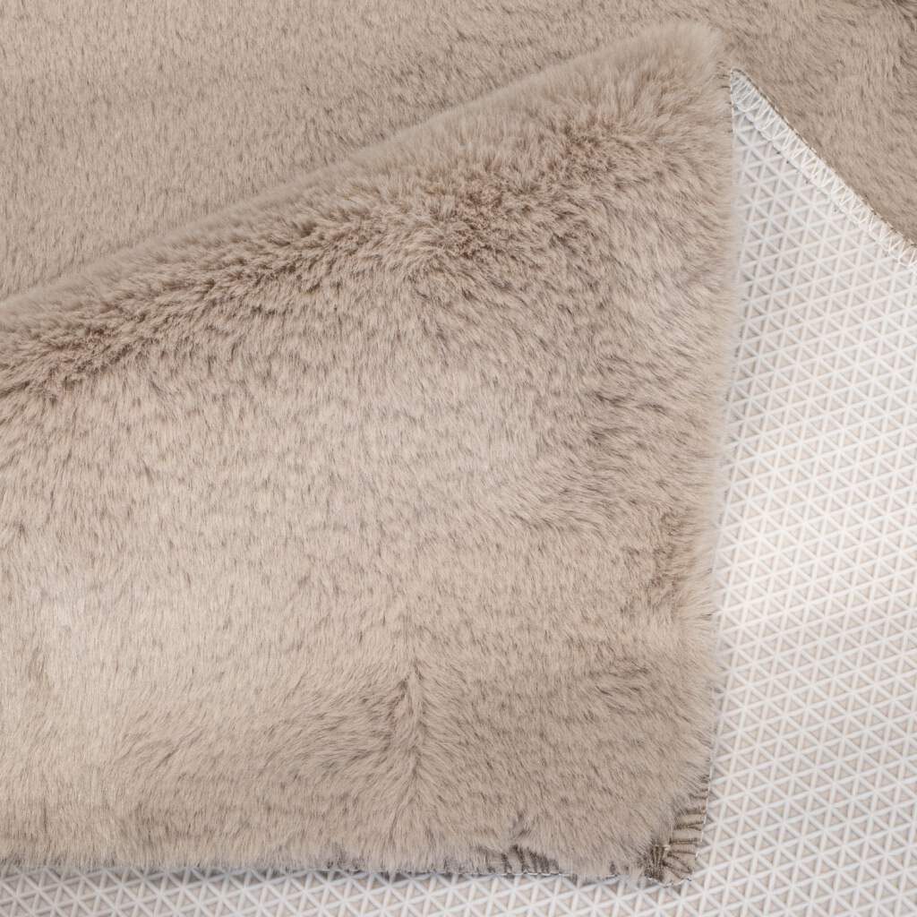 Carpet City Badematte »Topia Mats, Badteppich uni«, rutschhemmend beschichtet, strapazierfähig, Hochflor, Kaninchen Haptik, Polyester, Badezimmerteppich, waschbar