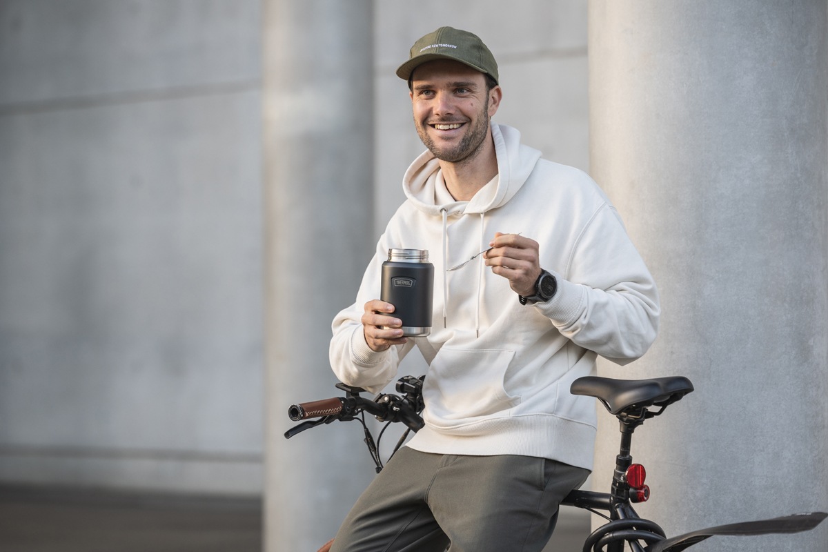 THERMOS Thermobehälter »ICON FOOD JAR, Thermobehälter für Essen, spülmaschinenfest« 1 Stk. tlg. 0,71l, 10h heiß & 24h kalt, dicht & auslaufsicher, mit Löffel