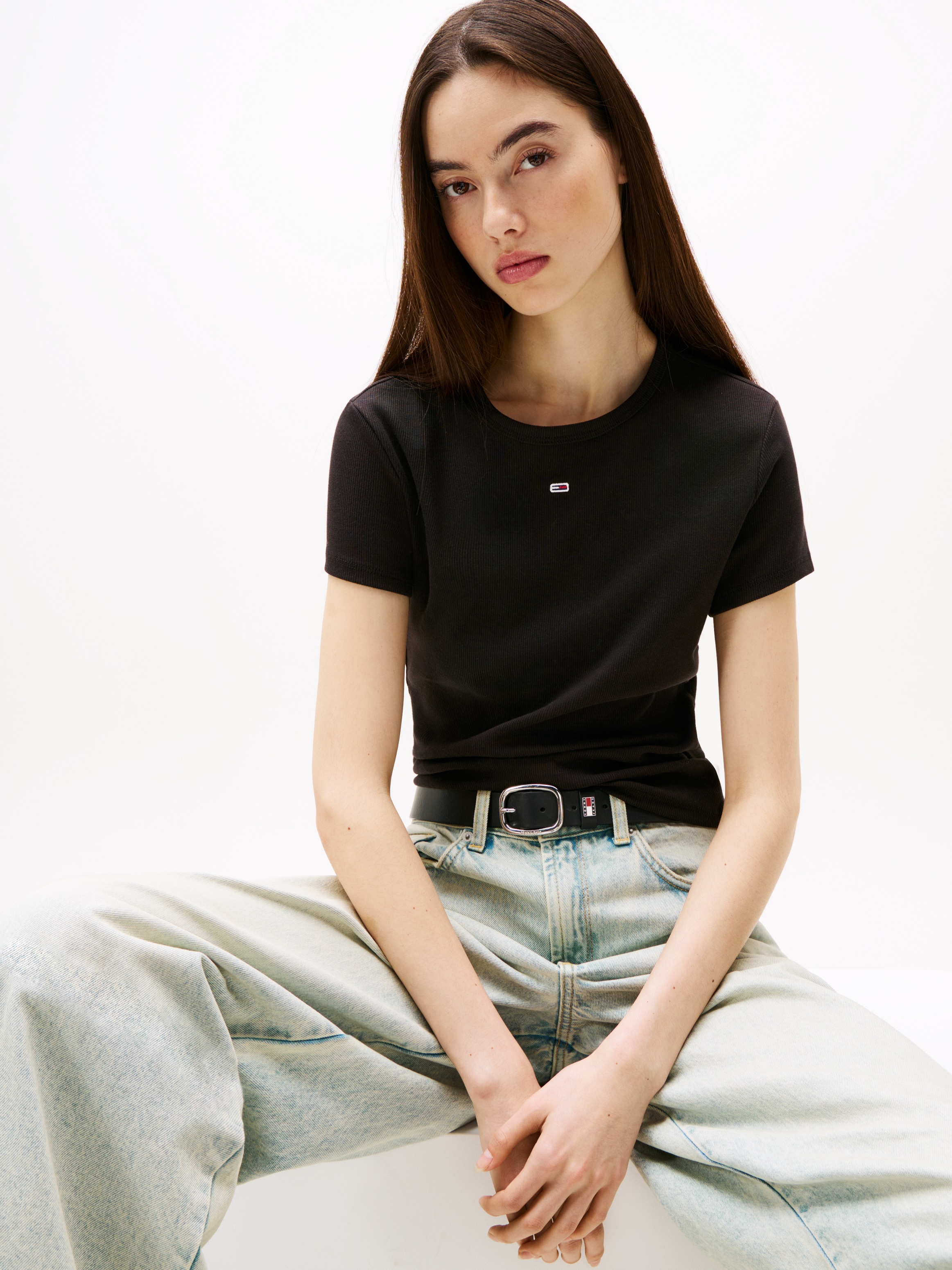 Tommy Jeans Kurzarmshirt »TJW ESSENTIAL RIB SHORT SLEEVE EXT« Baumwollmischung in gerippter Struktur, Slim Fit
