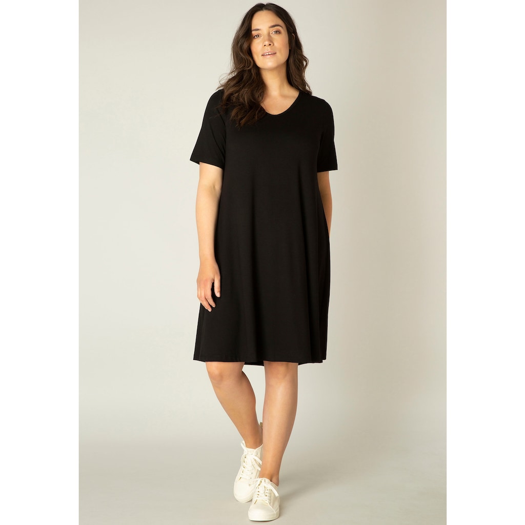 Base Level Curvy Shirtkleid »Abernathy«, In leicht ausgestellter Form