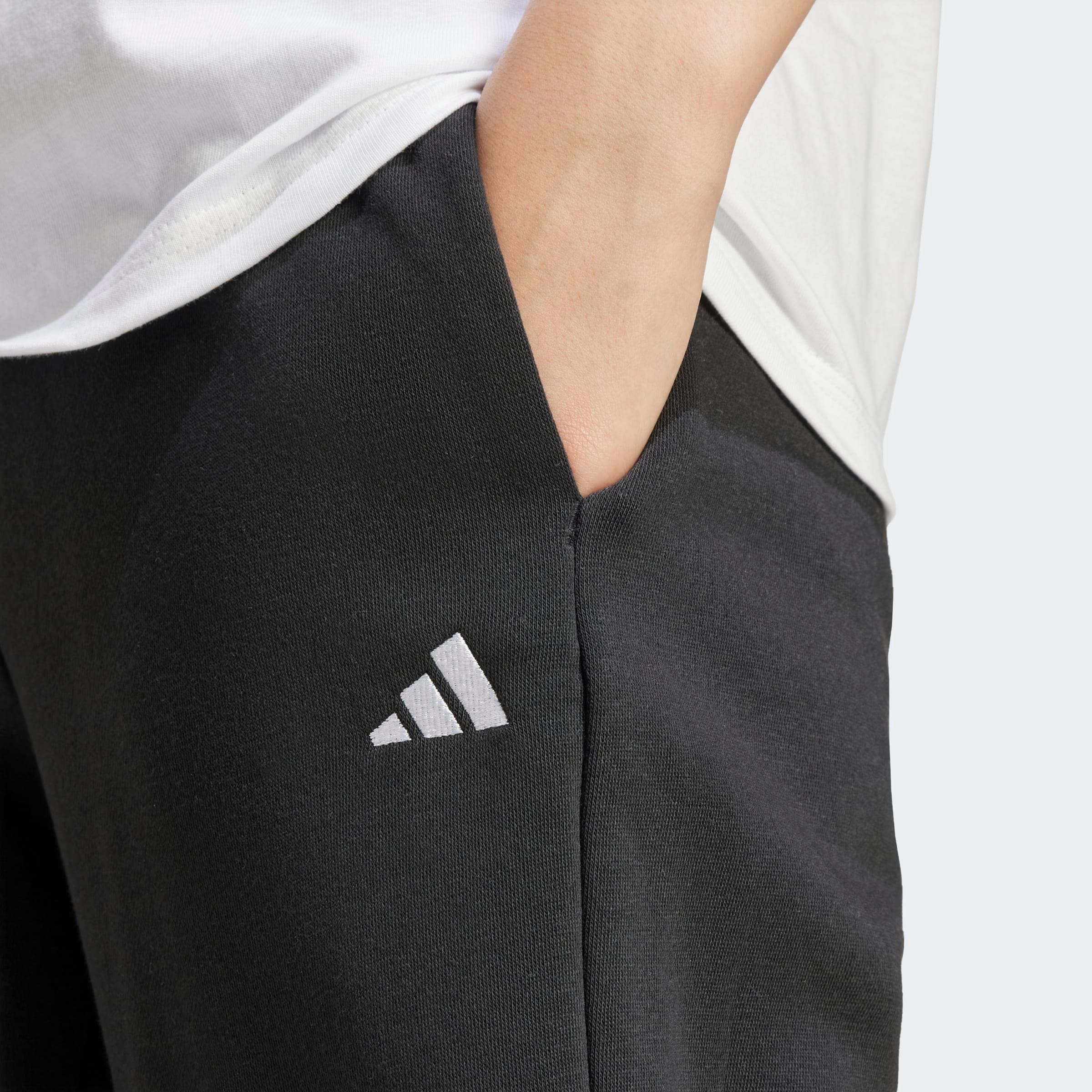 adidas Sportswear Sporthose »W SL FC PT«, (1 tlg.), Locker geschnitten, mittelhoher Bund