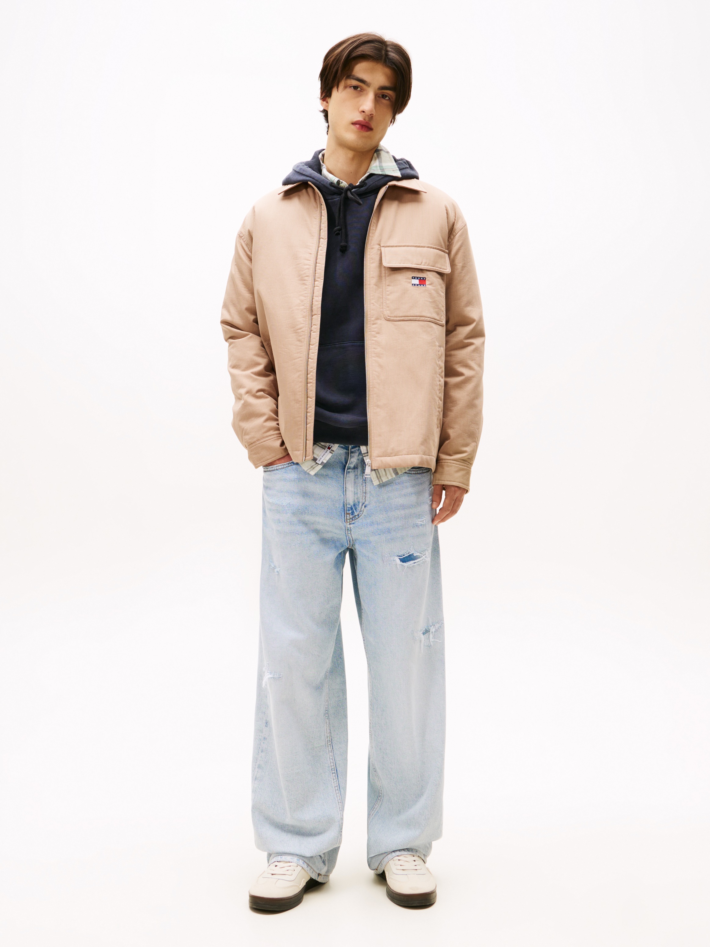 Hemdjacke TOMMY JEANS "TJM PADDED TECH CORD", Herren, Gr. M, coastal taupe, Cord, Obermaterial: 82% Baumwolle, 18% Polyamid, regular fit normal, Manschette, Jacken, Overshirt, lockere Form, wattiert 2