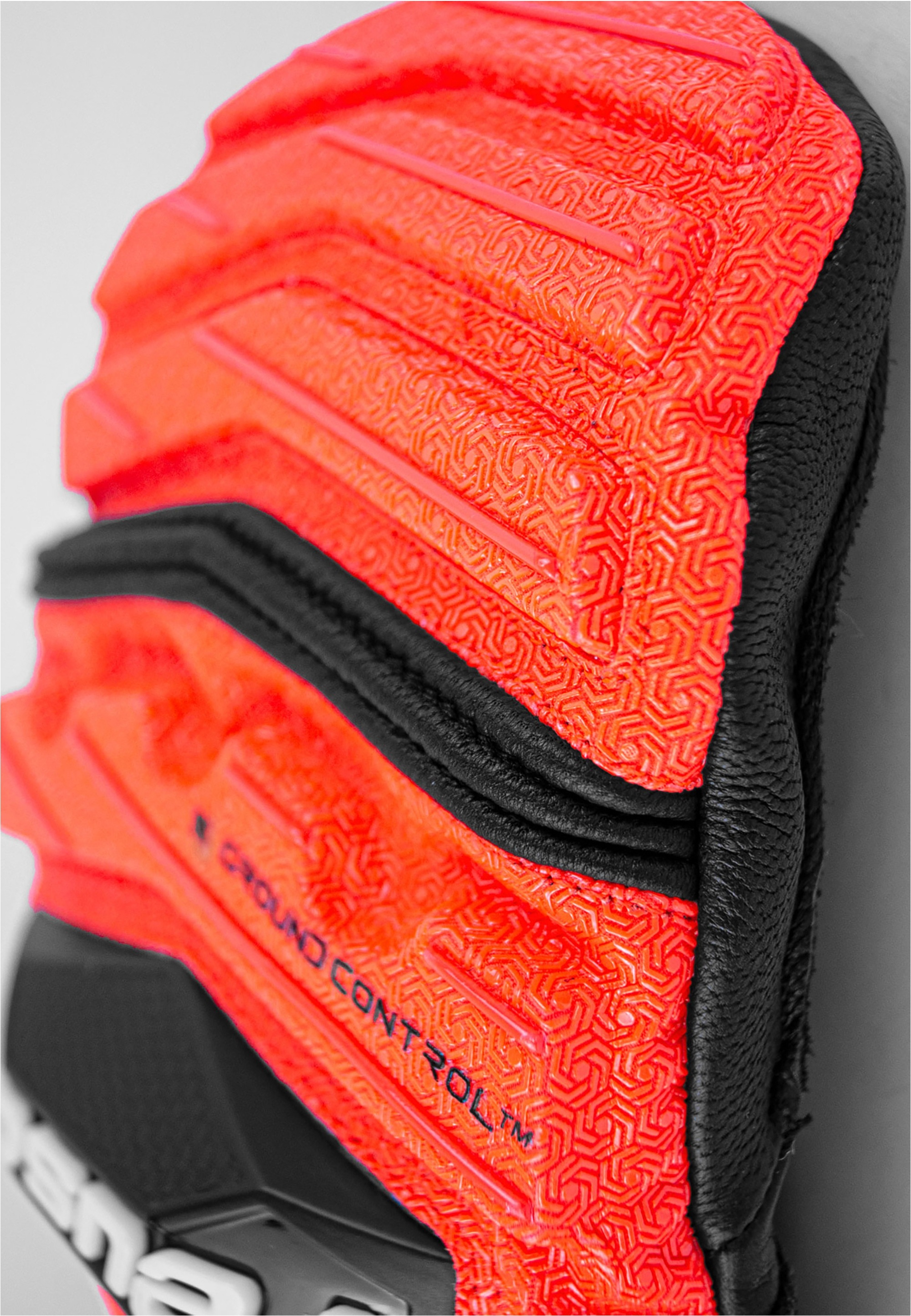 Reusch Fäustlinge »Worldcup Warrior«, mit eingearbeitetem Fingerfutter