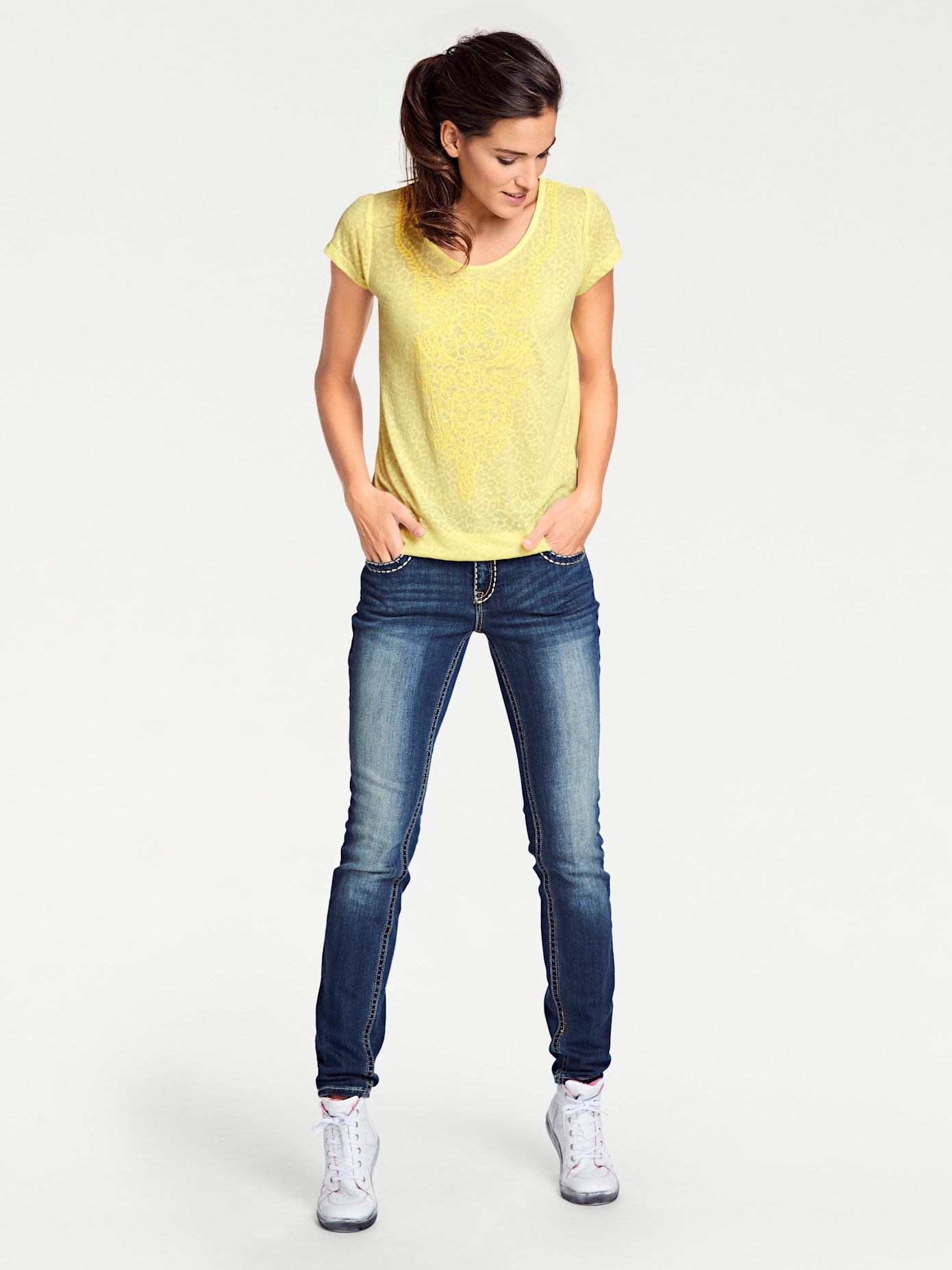 Rundhalsshirt HEINE "Rundhals-Shirt", Damen, Gr. 38, gelb, 50% Polyester, 50% Viskose, unifarben, Rundhals, Shirts Rundhalsshirt