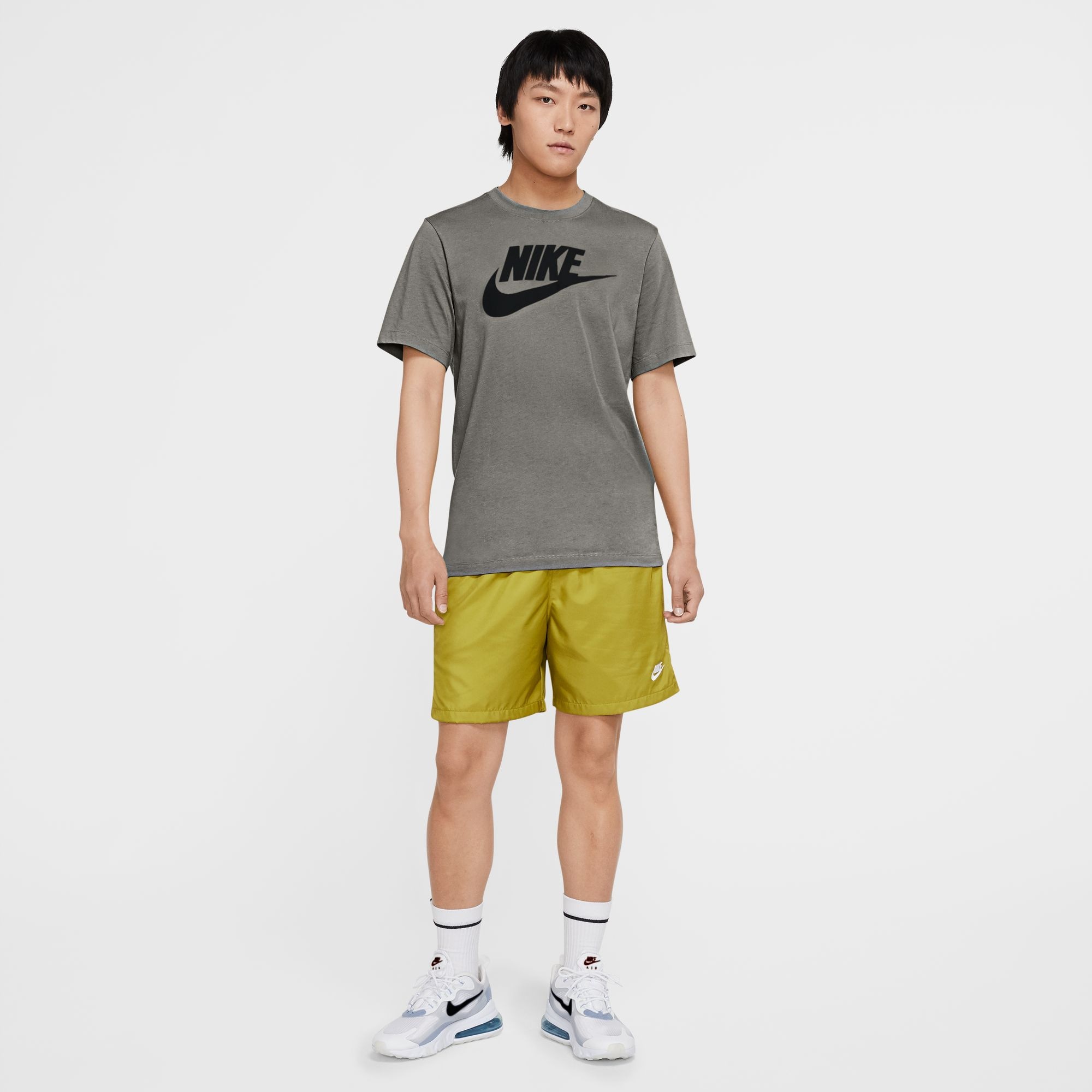 Nike Sportswear T-Shirt »M NSW TEE ICON FUTURA« mit klassischem Logodruck auf der Brust, Kurzarm-Design, normale Länge