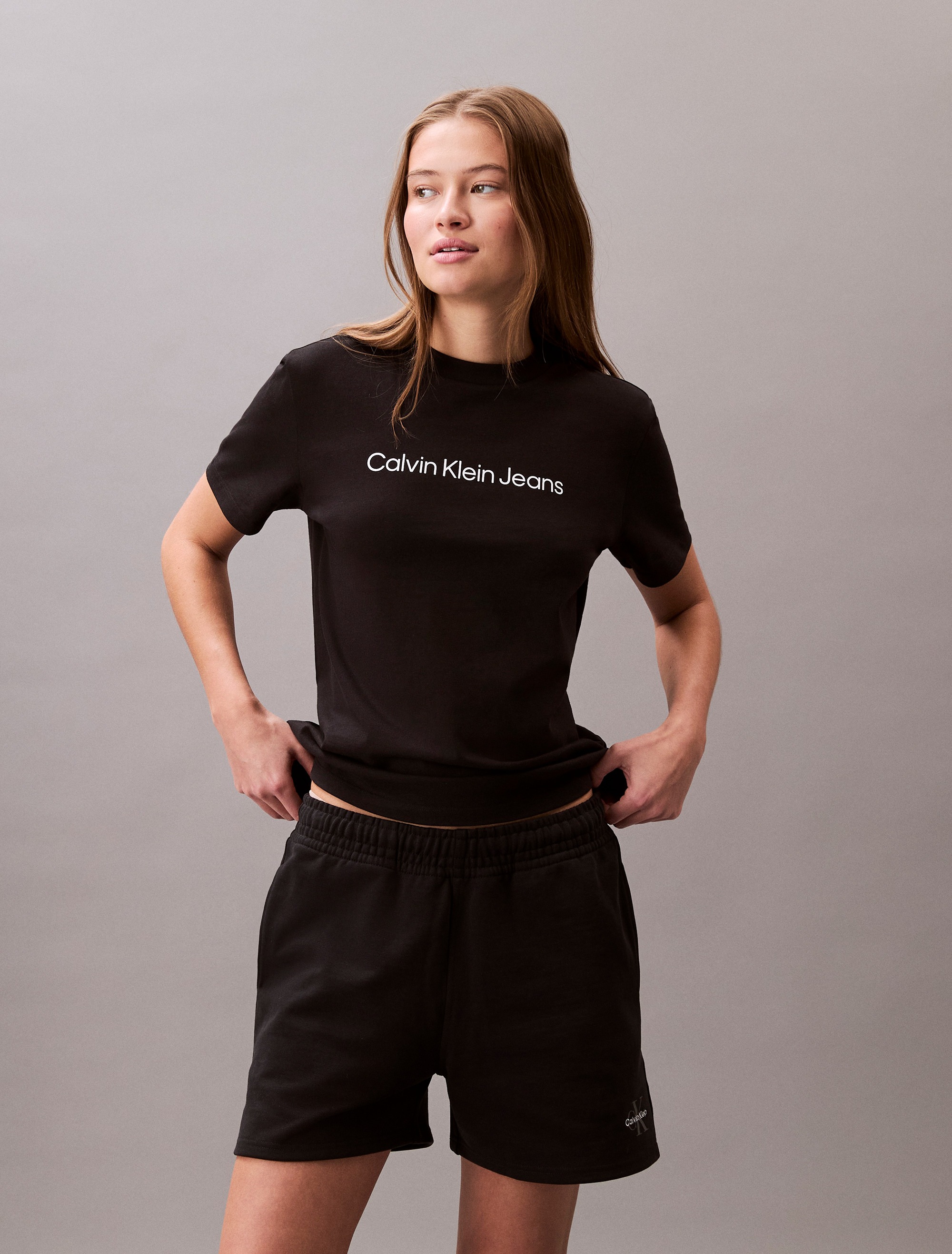 Calvin Klein Jeans Sweatshorts »MONOLOGO FRENCH TERRY SHORT«, Mit elastischem Bund