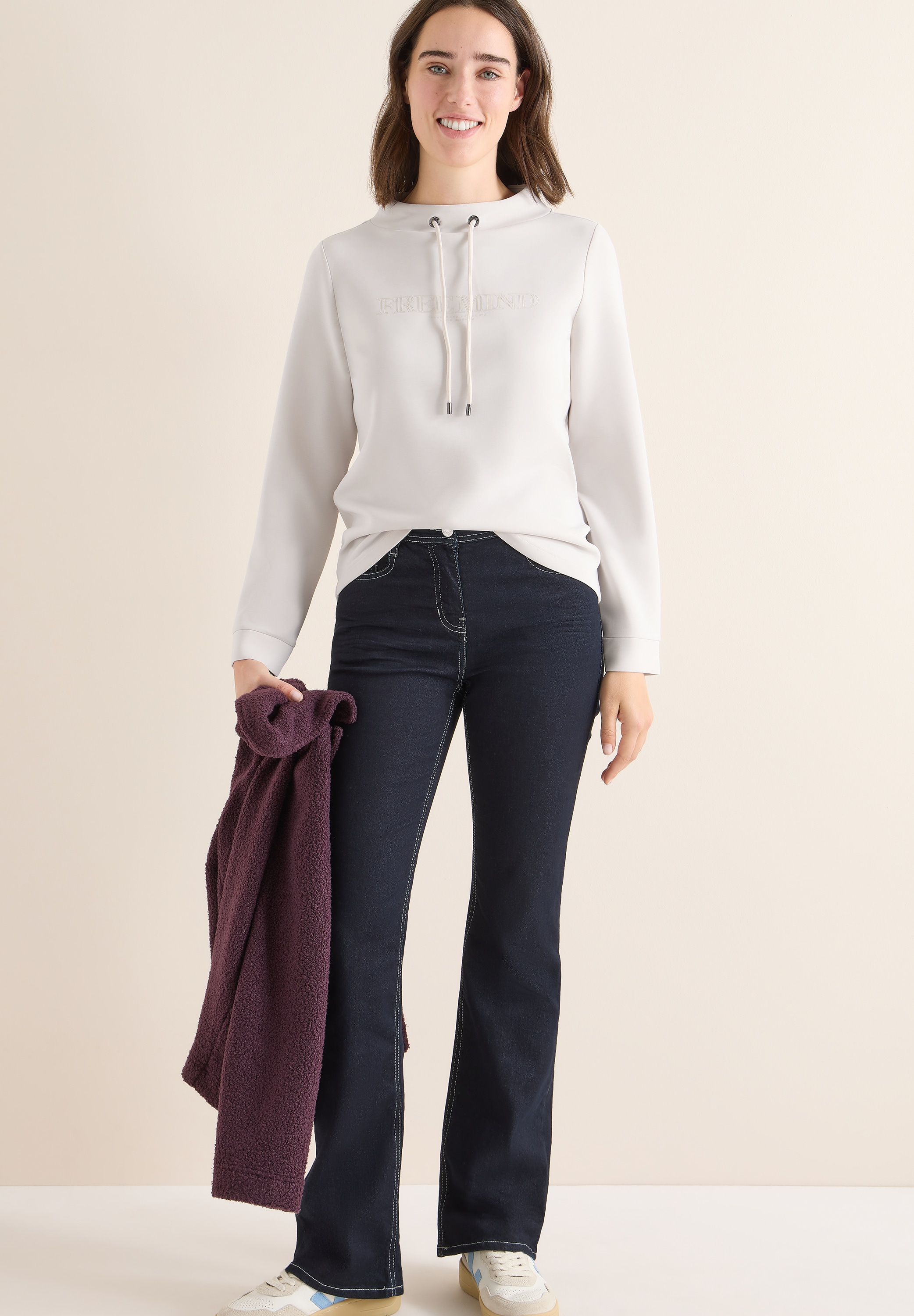 Cecil Sweatshirt , Tonales Embroidery Artwork, bestickt
