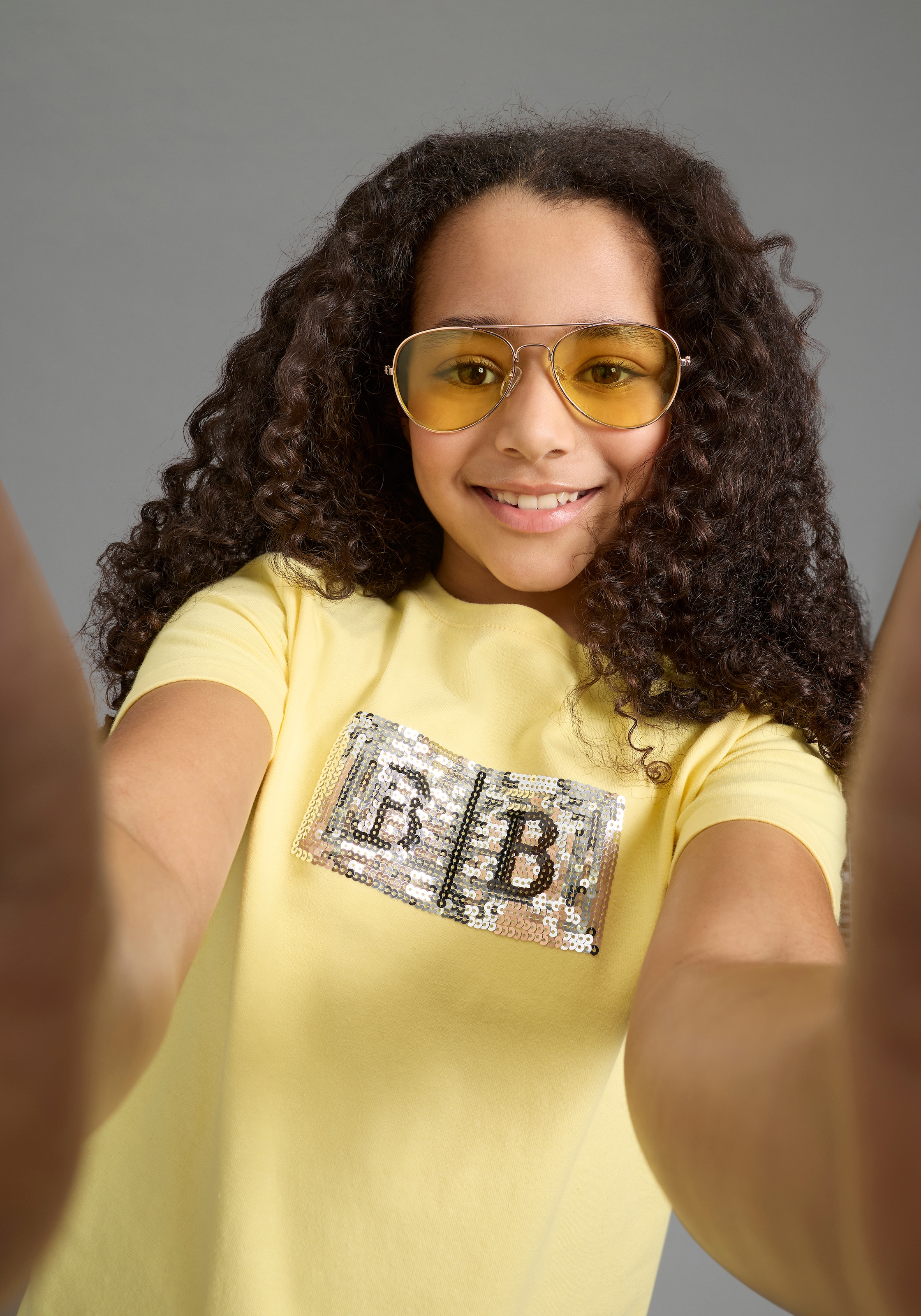 Bruno Banani T-Shirt »Banani T-Shirt Paillettenshirt« modische Basic-Passform, Kurzarm, mit Pailletten und Print