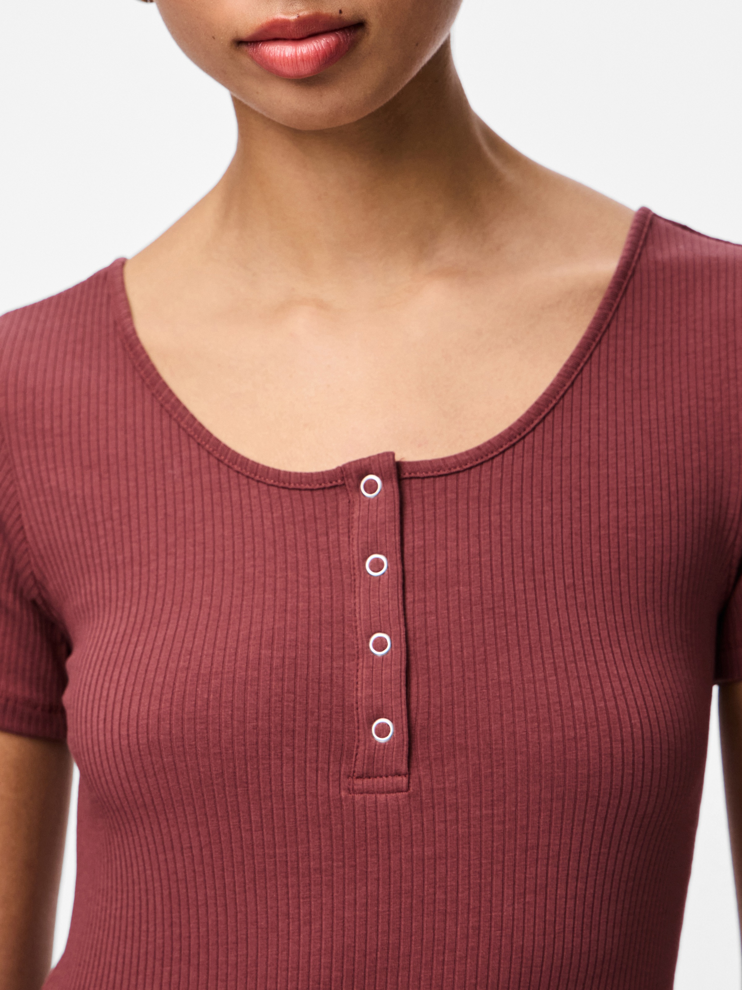 pieces Kurzarmshirt "PCKITTE SS TOP NOOS BC" Baumwollmischung, slim fit günstig online kaufen