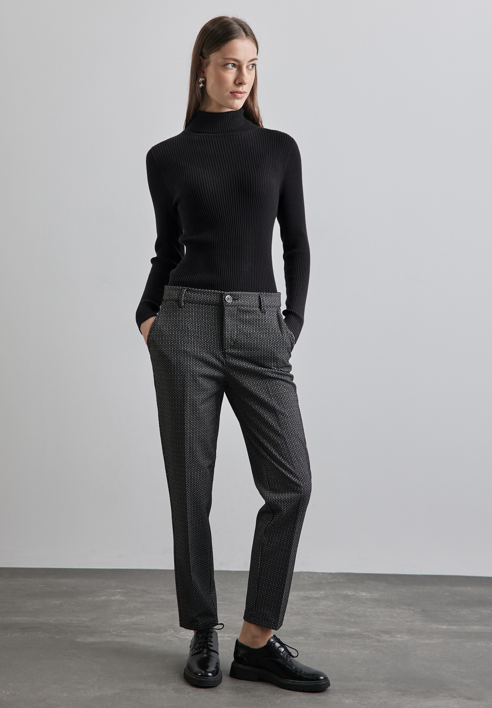 STREET ONE Rollkragenpullover, aus stretchigem Viskosematerial
