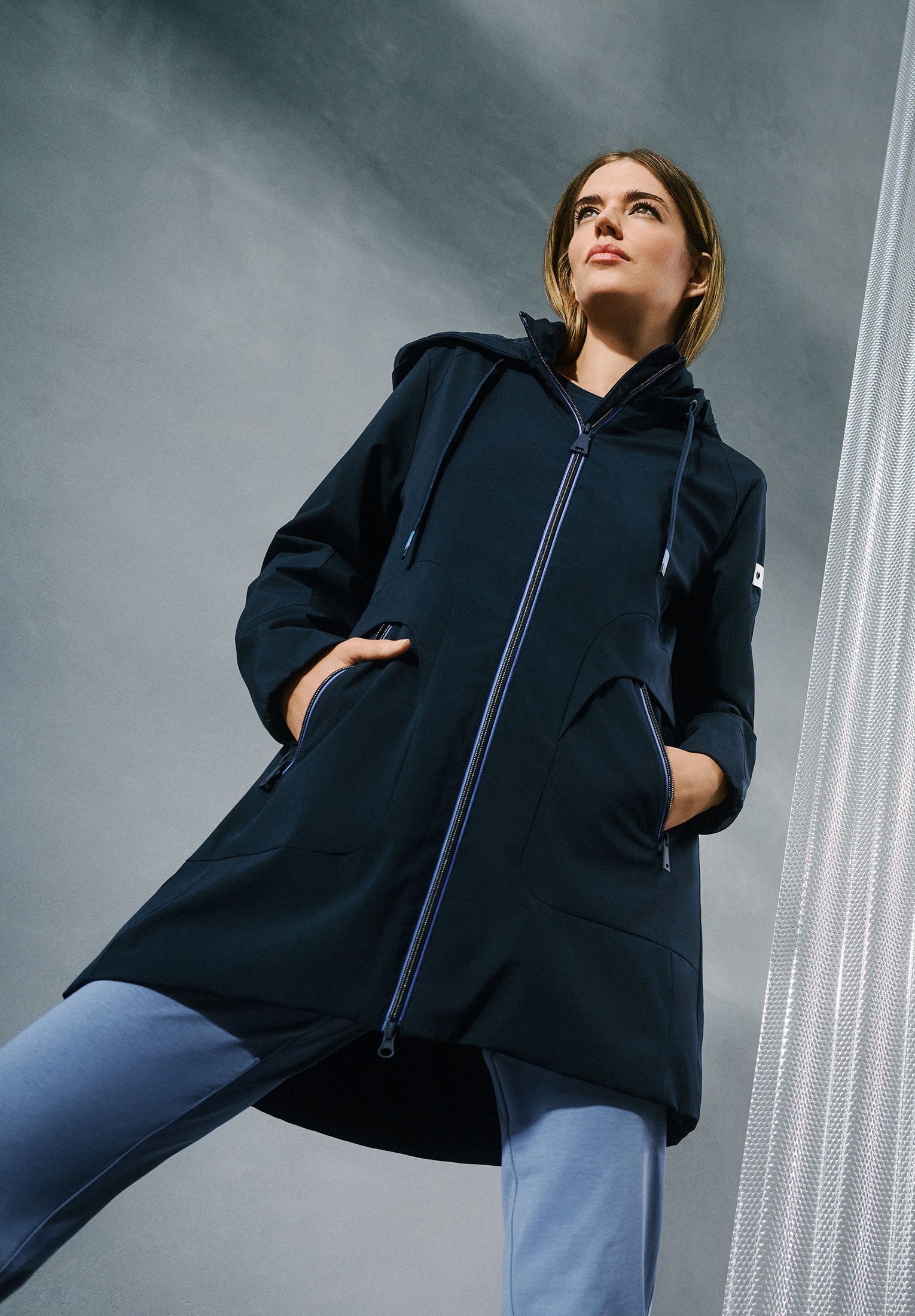 Betty Barclay Outdoorjacke »Betty Barclay Outdoorjacke mit abnehmbarer Kapuze«, mit Kapuze