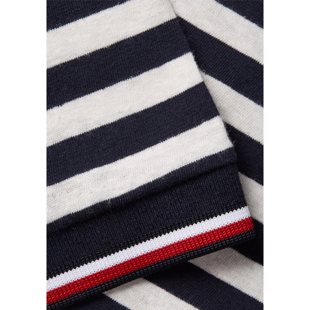 Tommy Hilfiger Rundhalsshirt »NATURAL TECH STRIPED TEE«, mit Ärmelabschlüssen in TH-Farben