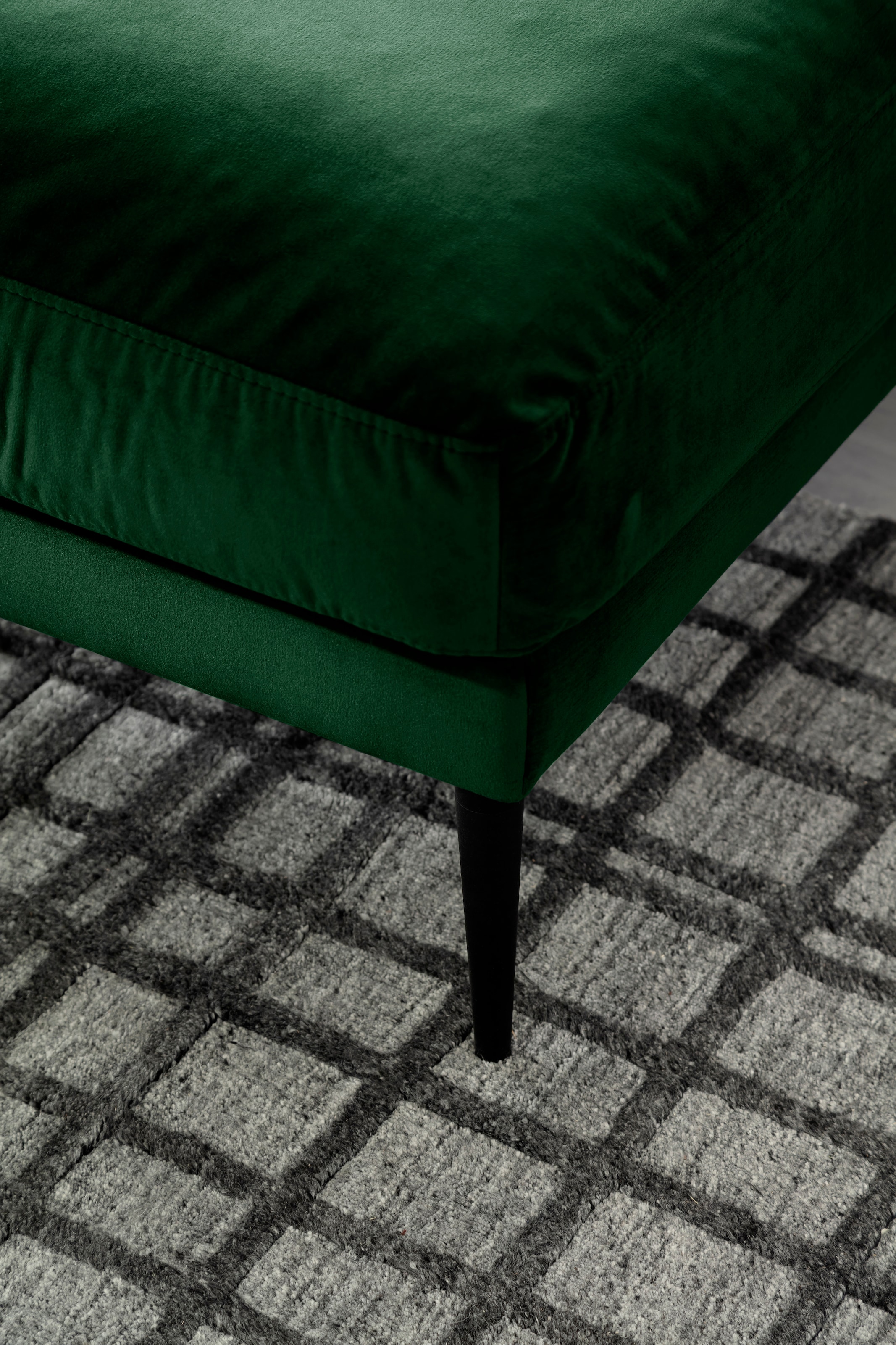 Trends by HG Polsterecke »Svea L-Form«, Recamiere rechts oder links, mit Metallfuß, frei im Raum stellbar