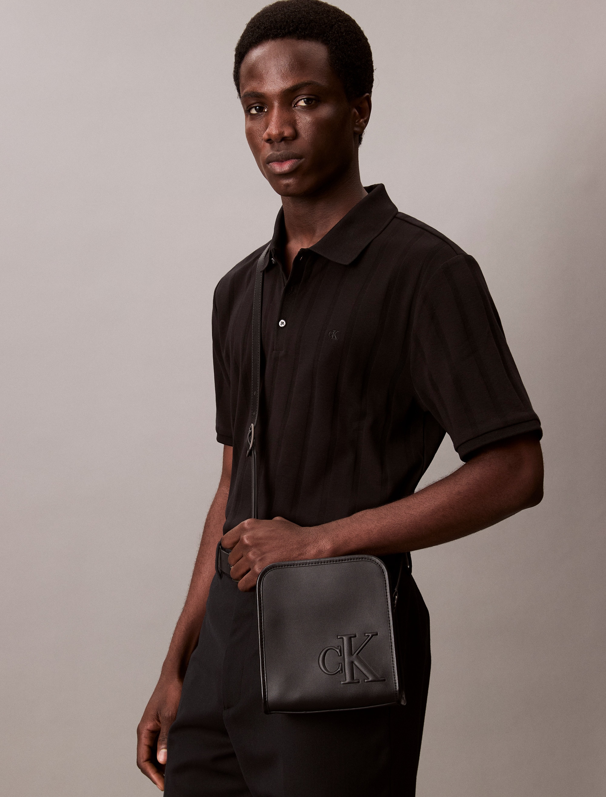 Calvin Klein Jeans Umhängetasche »SCULPTED IMPRESSION REPORTER 18«, Schultertasche, Herren Body Bag mit CK-Logoemblem