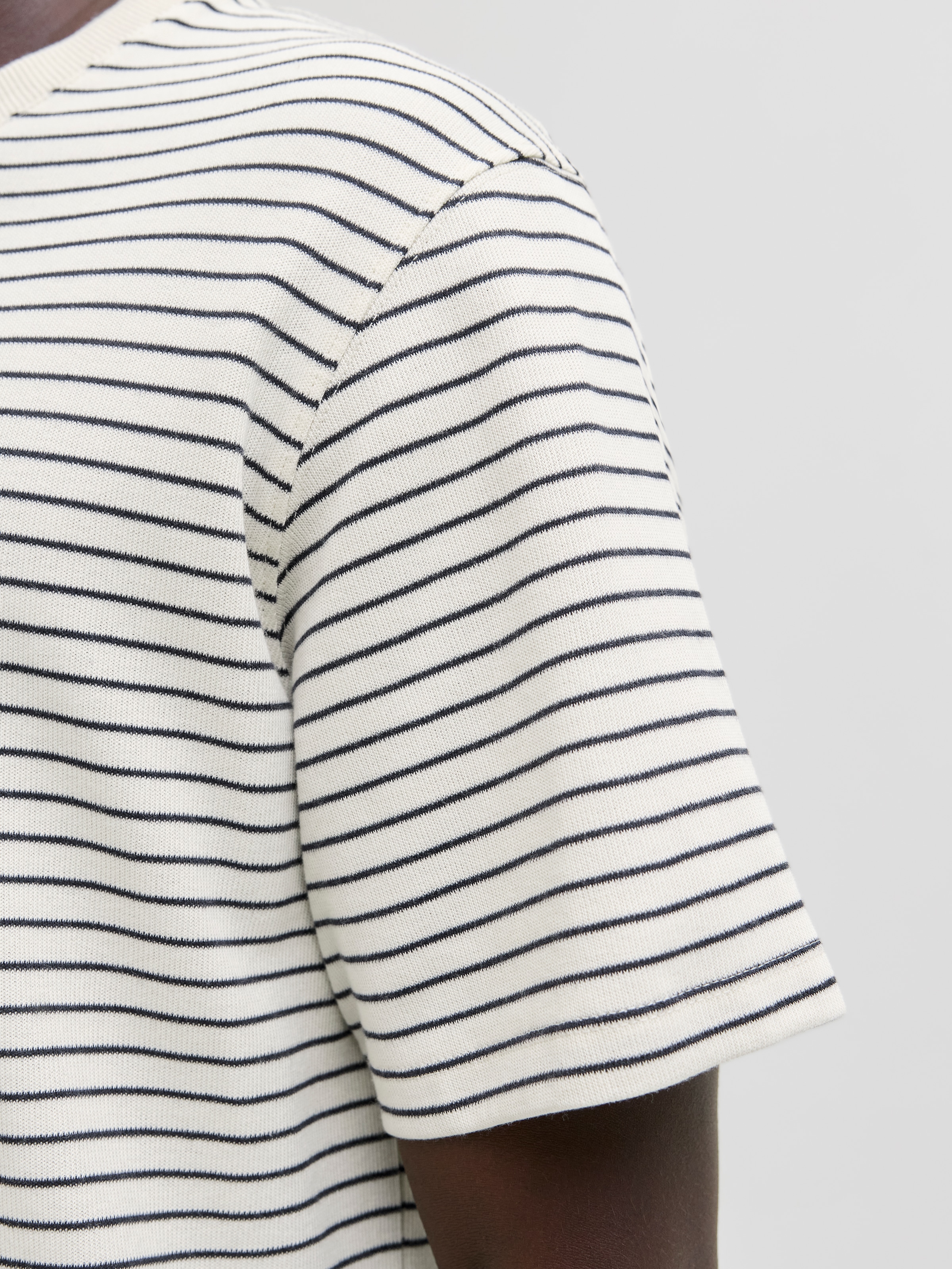 Jack & Jones Rundhalsshirt »JJEDOVER STRIPED TEE SS CREW NECK SN« mit Streifendesign