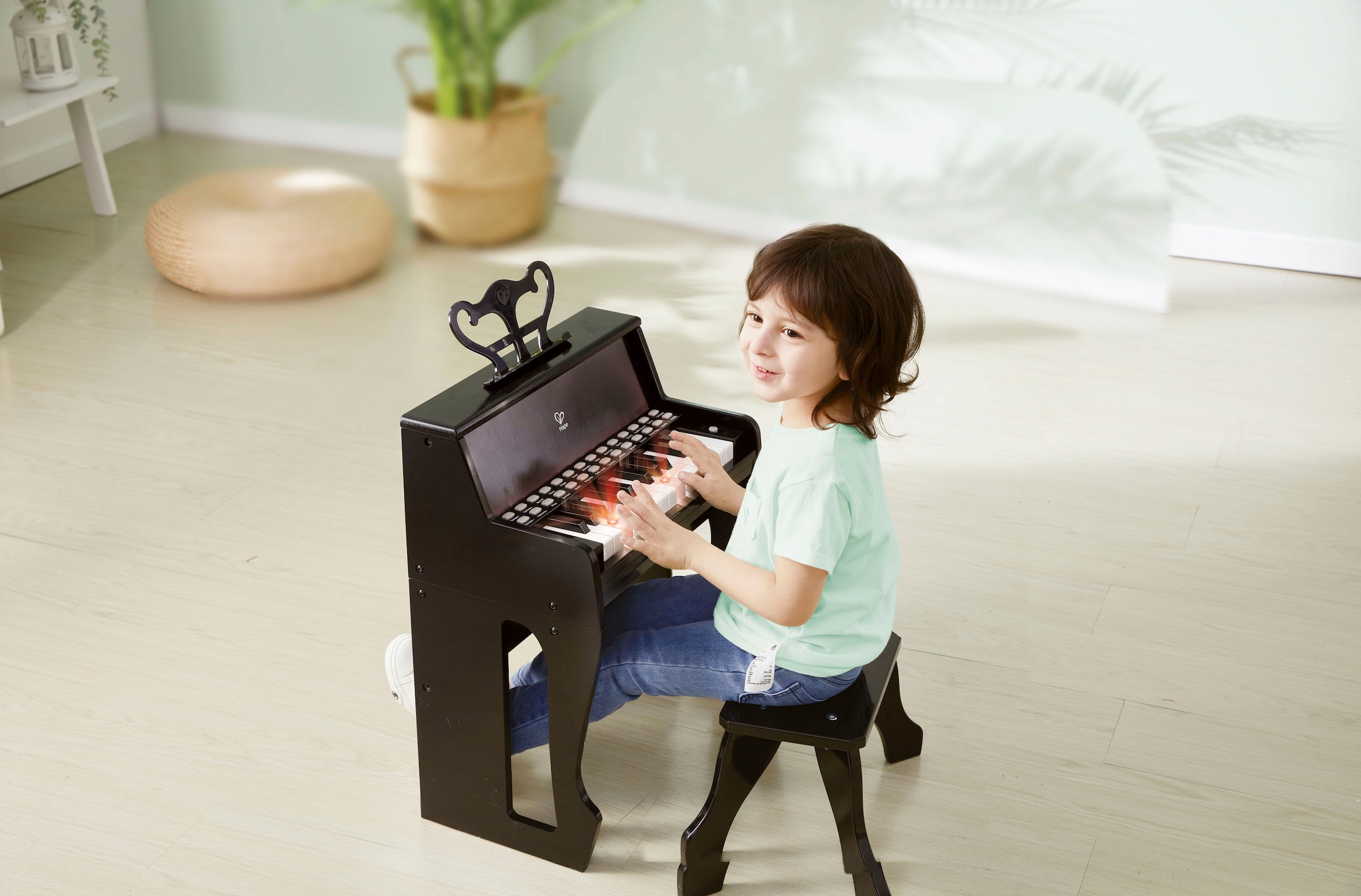 Hape Spielzeug-Musikinstrument »Leuchttasten-Piano mit Hocker«, FSC®- schützt Wald - weltweit