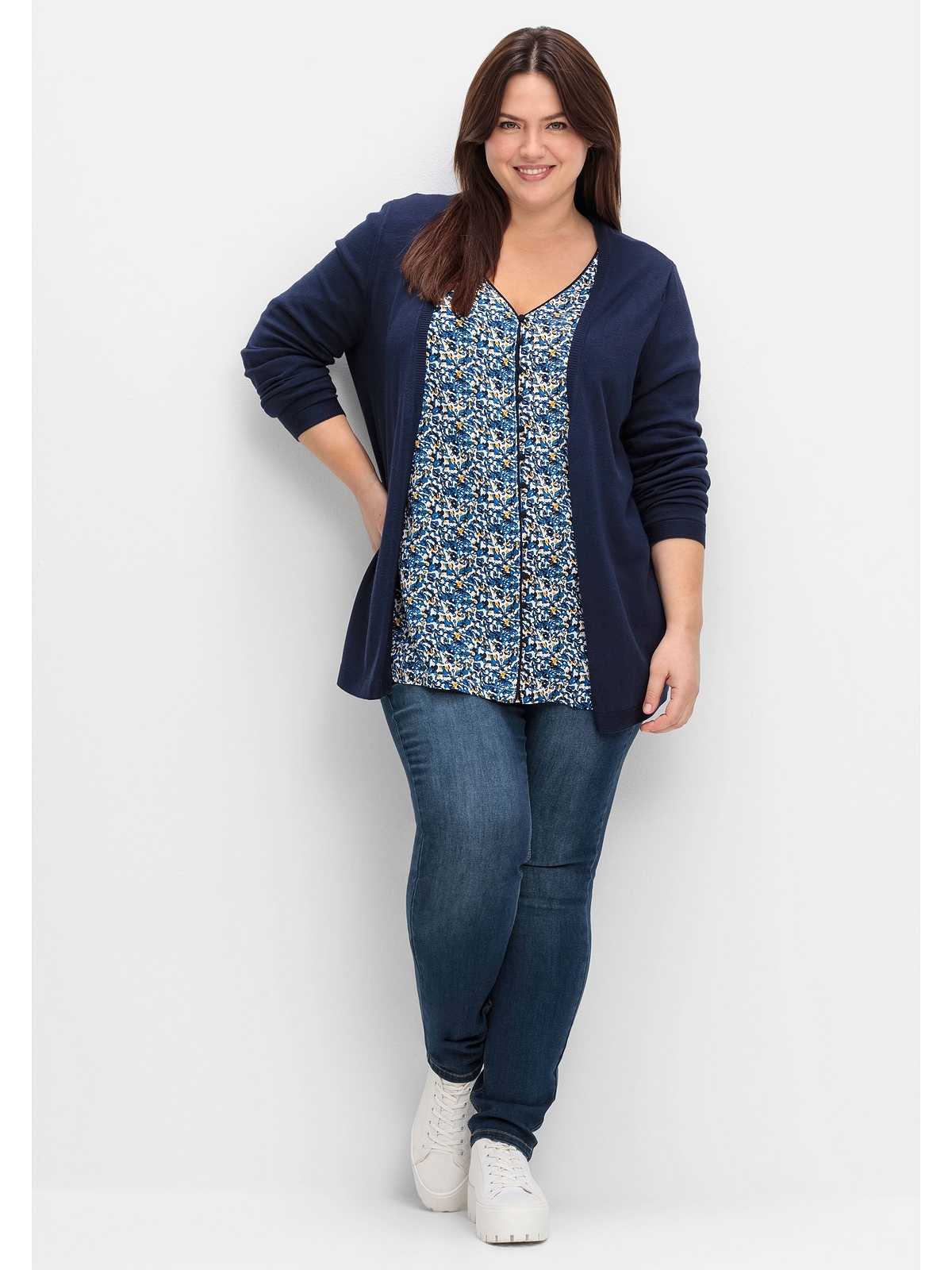 Sheego Shirtbluse »Große Größen«, mit Smok- und Kontrastdetails