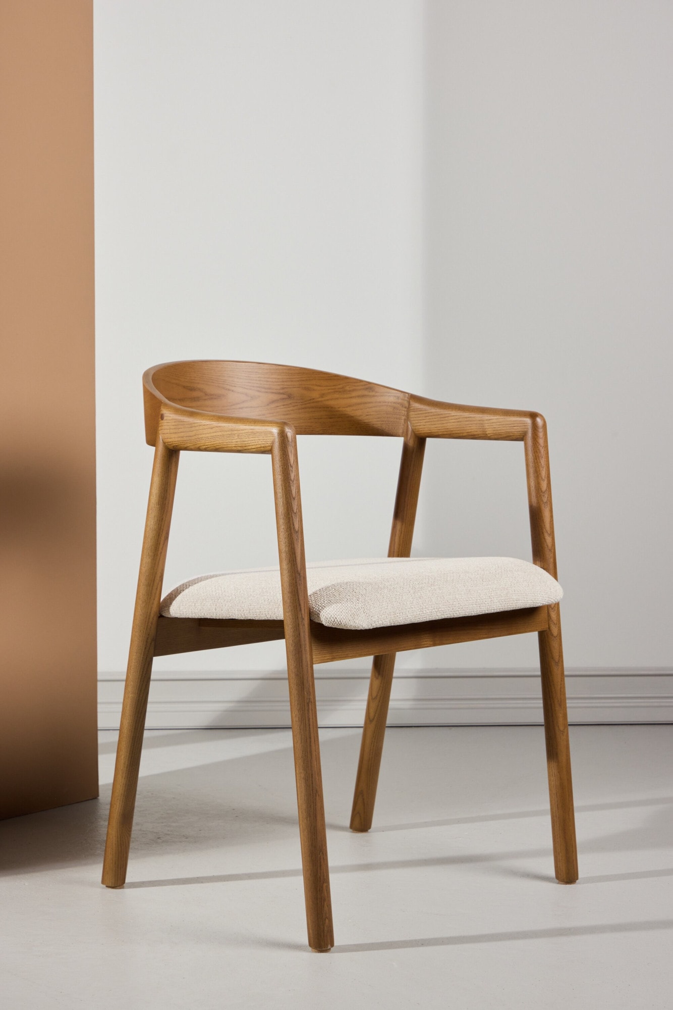 Venture Home Esszimmerstuhl »Långön, 2er-Set Esszimmerstühle aus Eschenholz, belastbar bis 150 kg« () Polsterstuhl, Stoffbezug, Eschenholzbeine, gepolsterter Sitz, modern